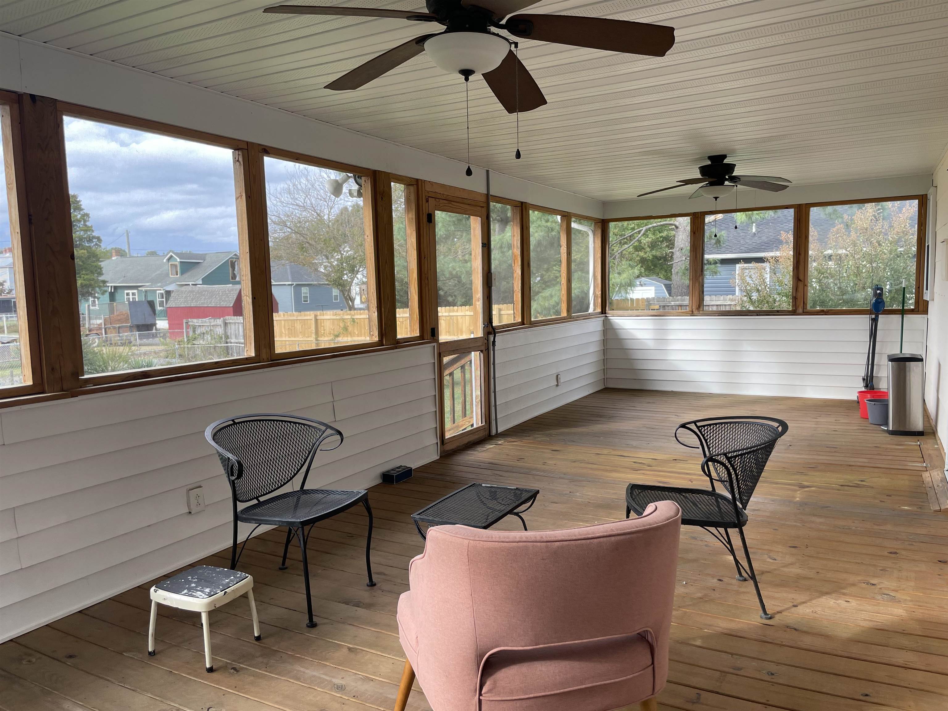 529 N AUGUSTA AVE, WAYNESBORO, Virginia 22980, 3 Bedrooms Bedrooms, ,1 BathroomBathrooms,Residential,Extra Lot Included!,529 N AUGUSTA AVE,669900 MLS # 669900