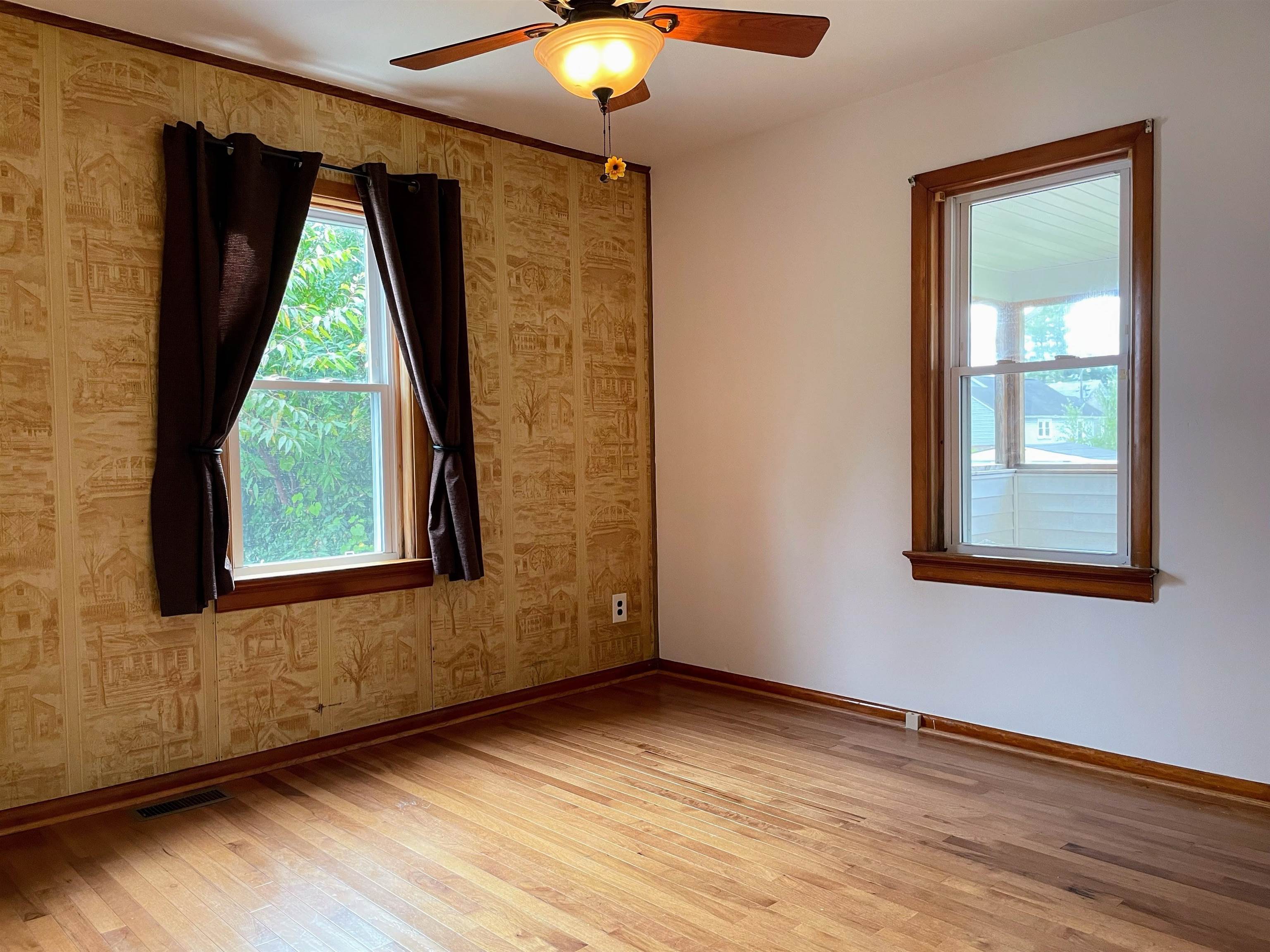 529 N AUGUSTA AVE, WAYNESBORO, Virginia 22980, 3 Bedrooms Bedrooms, ,1 BathroomBathrooms,Residential,Extra Lot Included!,529 N AUGUSTA AVE,669900 MLS # 669900