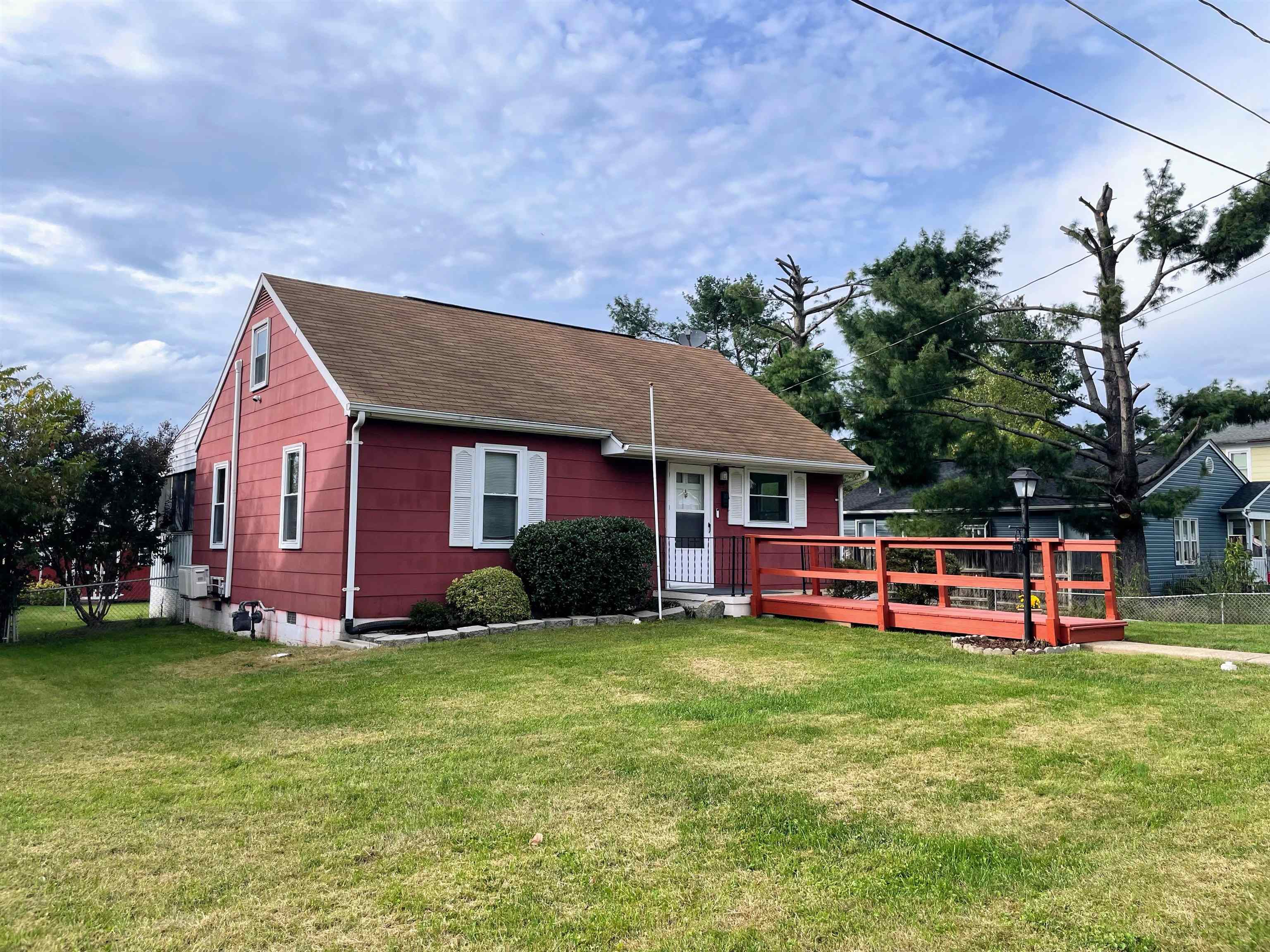 529 N AUGUSTA AVE, WAYNESBORO, Virginia 22980, 3 Bedrooms Bedrooms, ,1 BathroomBathrooms,Residential,Extra Lot Included!,529 N AUGUSTA AVE,669900 MLS # 669900