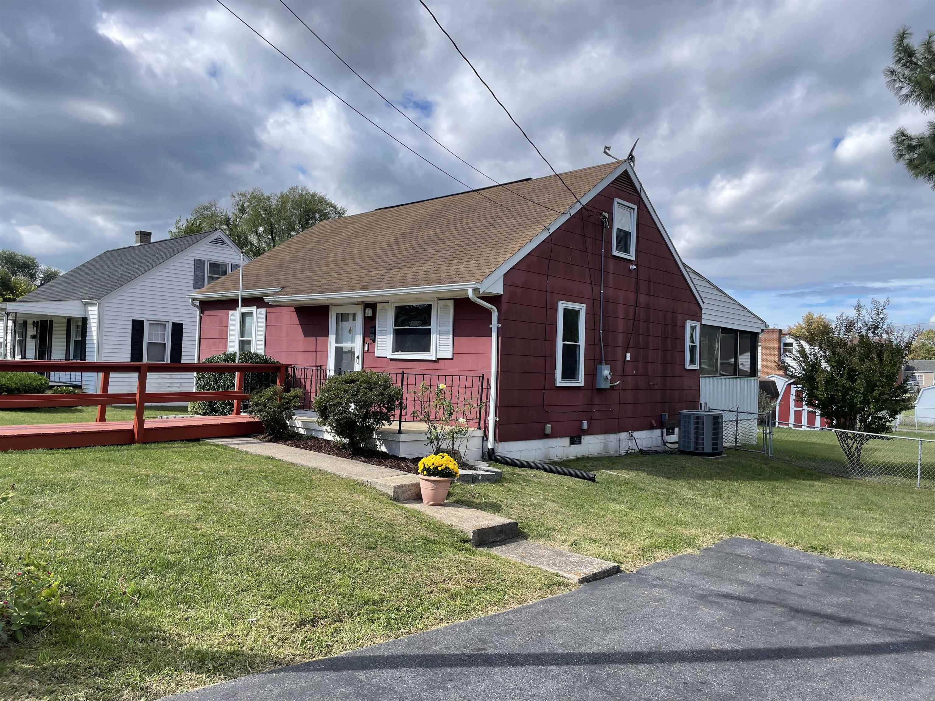 529 N AUGUSTA AVE, WAYNESBORO, Virginia 22980, 3 Bedrooms Bedrooms, ,1 BathroomBathrooms,Residential,Extra Lot Included!,529 N AUGUSTA AVE,669900 MLS # 669900