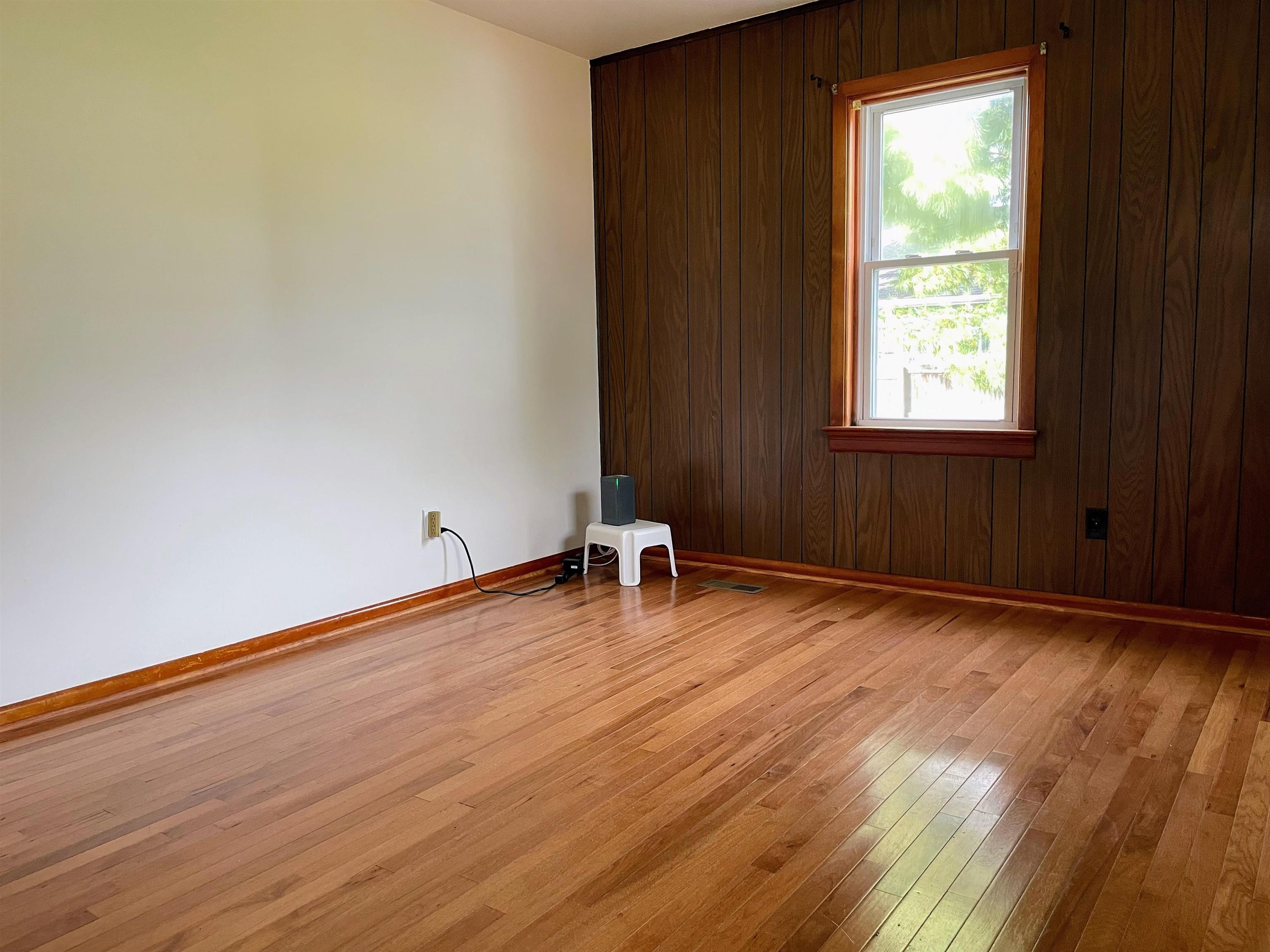 529 N AUGUSTA AVE, WAYNESBORO, Virginia 22980, 3 Bedrooms Bedrooms, ,1 BathroomBathrooms,Residential,Extra Lot Included!,529 N AUGUSTA AVE,669900 MLS # 669900