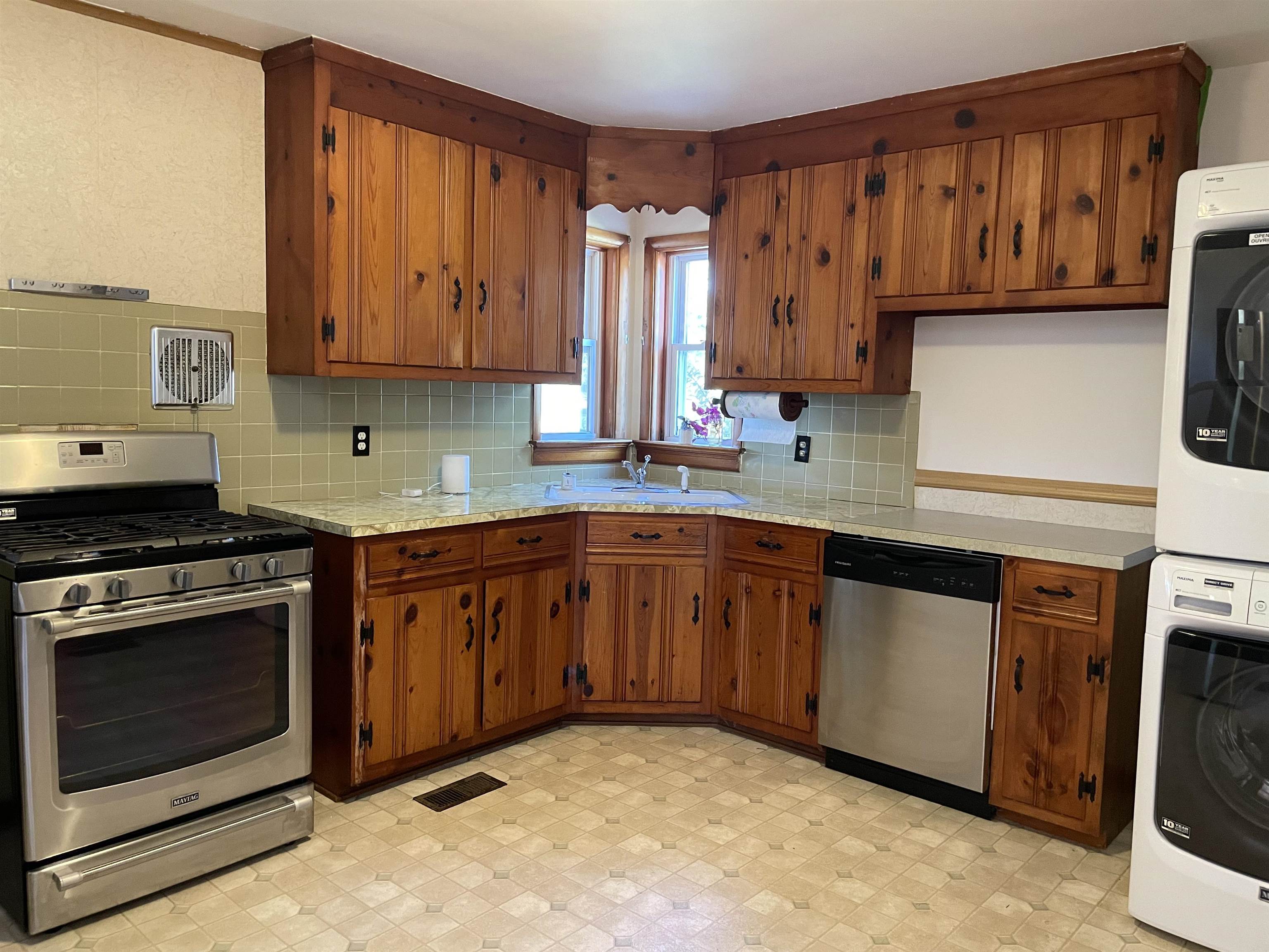 529 N AUGUSTA AVE, WAYNESBORO, Virginia 22980, 3 Bedrooms Bedrooms, ,1 BathroomBathrooms,Residential,Extra Lot Included!,529 N AUGUSTA AVE,669900 MLS # 669900