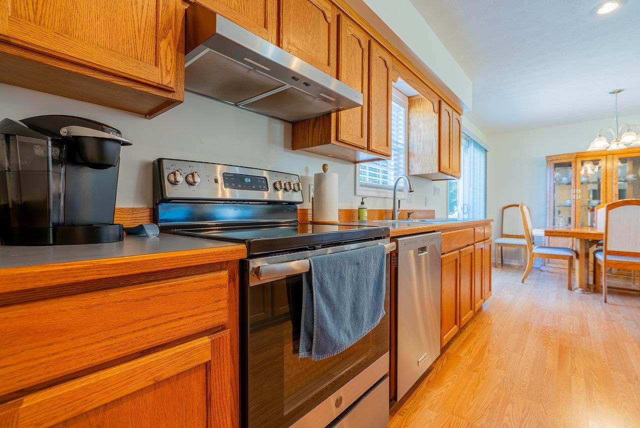 704 17TH ST, GROTTOES, Virginia 24441, 3 Bedrooms Bedrooms, ,2 BathroomsBathrooms,Residential,704 17TH ST,669902 MLS # 669902