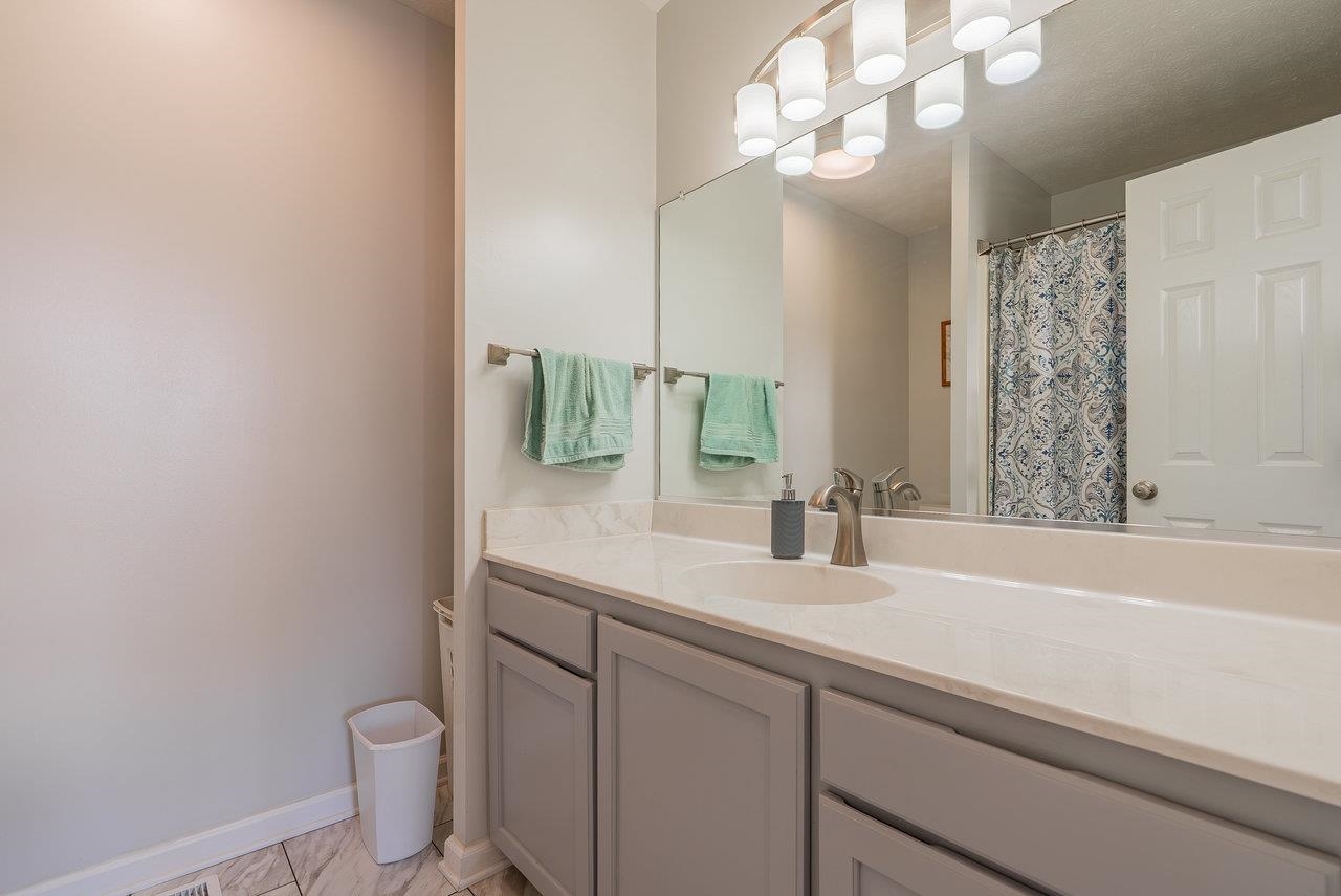 704 17TH ST, GROTTOES, Virginia 24441, 3 Bedrooms Bedrooms, ,2 BathroomsBathrooms,Residential,704 17TH ST,669902 MLS # 669902