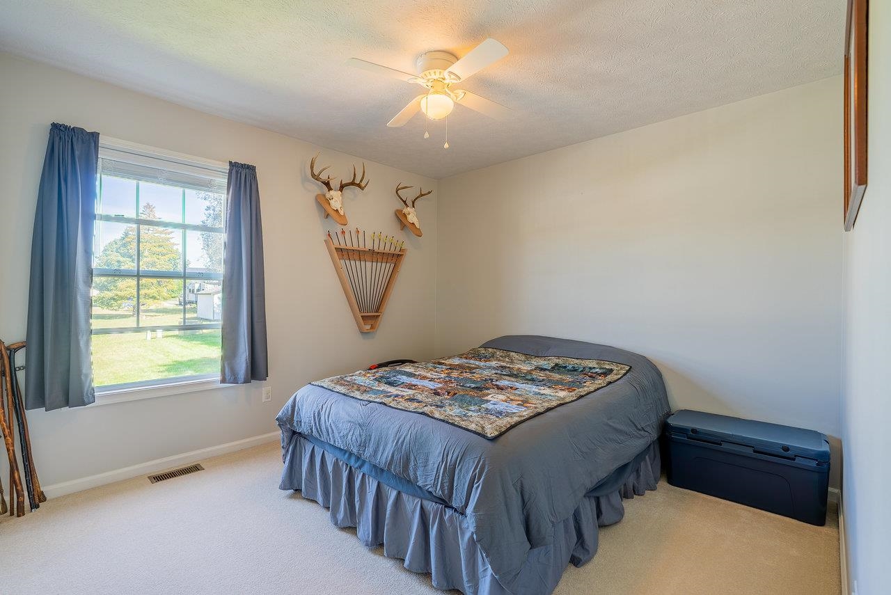 704 17TH ST, GROTTOES, Virginia 24441, 3 Bedrooms Bedrooms, ,2 BathroomsBathrooms,Residential,704 17TH ST,669902 MLS # 669902