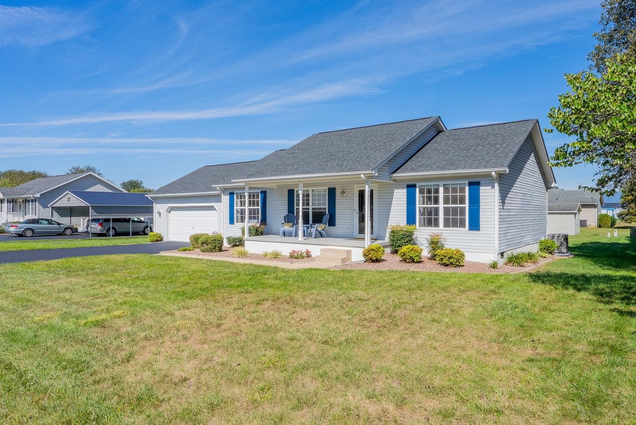 704 17TH ST, GROTTOES, Virginia 24441, 3 Bedrooms Bedrooms, ,2 BathroomsBathrooms,Residential,704 17TH ST,669902 MLS # 669902