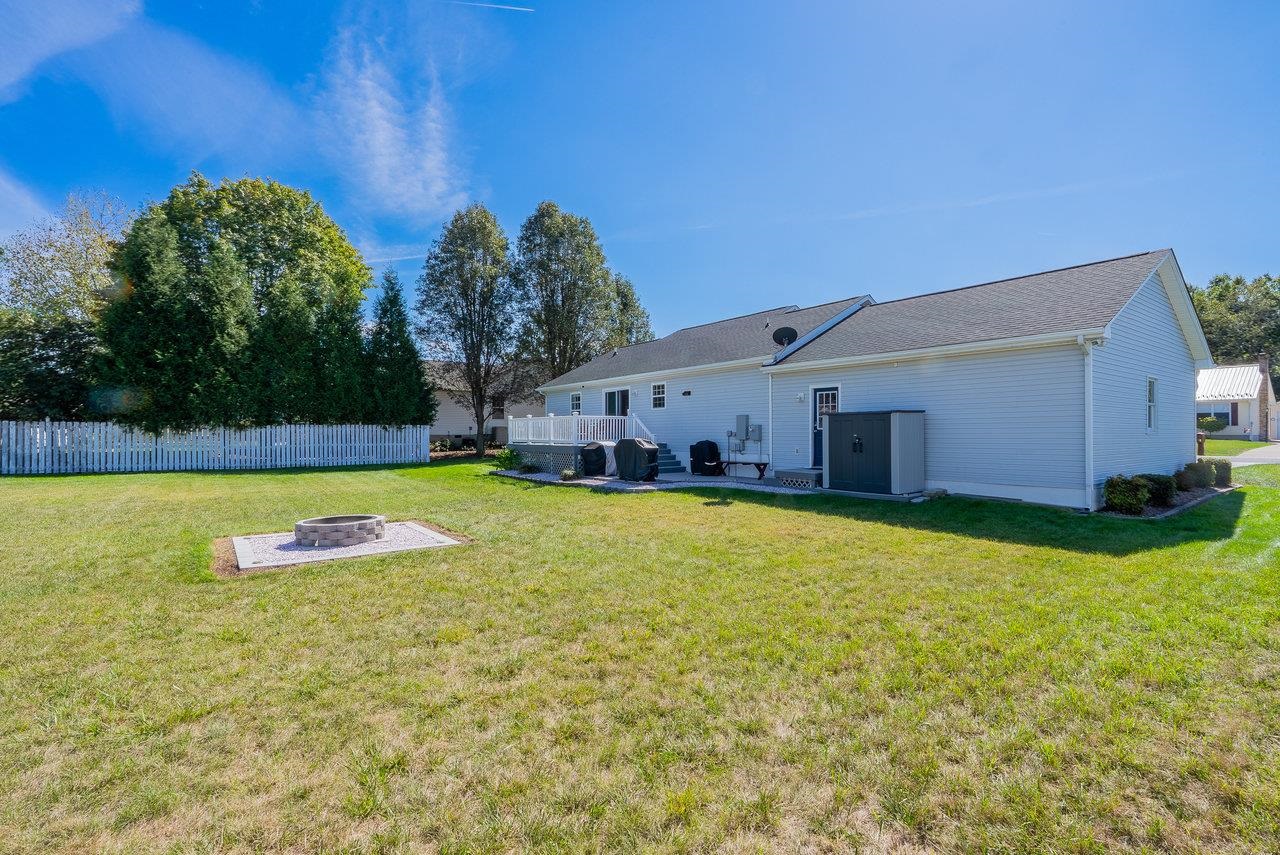 704 17TH ST, GROTTOES, Virginia 24441, 3 Bedrooms Bedrooms, ,2 BathroomsBathrooms,Residential,704 17TH ST,669902 MLS # 669902