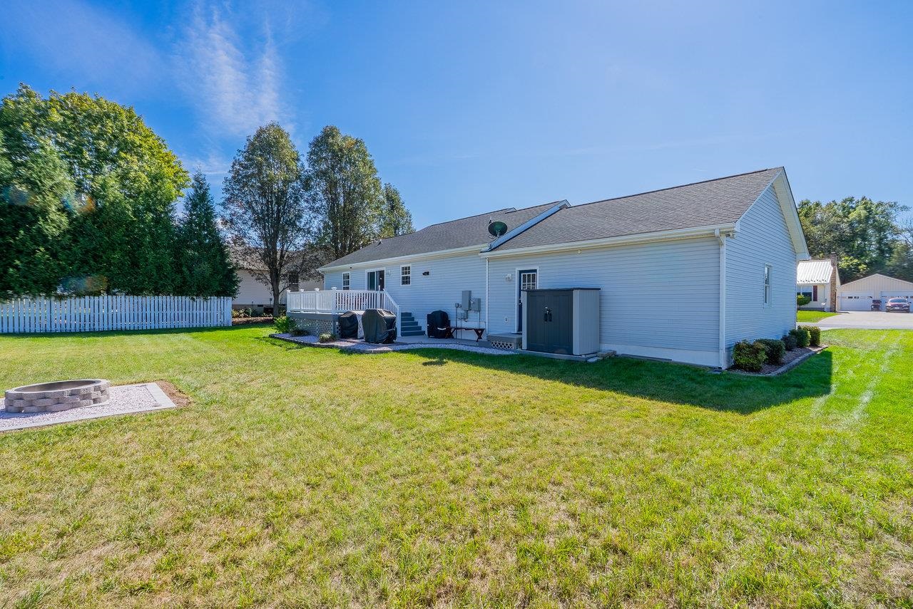 704 17TH ST, GROTTOES, Virginia 24441, 3 Bedrooms Bedrooms, ,2 BathroomsBathrooms,Residential,704 17TH ST,669902 MLS # 669902