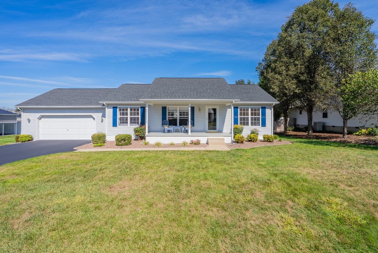 704 17TH ST, GROTTOES, Virginia 24441, 3 Bedrooms Bedrooms, ,2 BathroomsBathrooms,Residential,704 17TH ST,669902 MLS # 669902