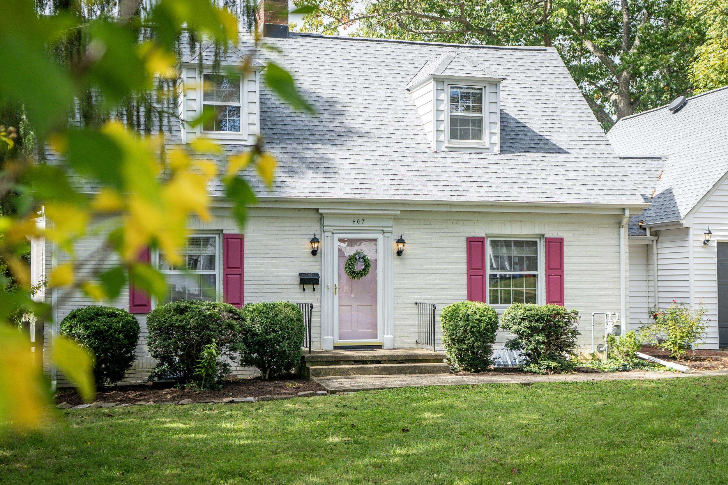 407 CROMPTON RD, WAYNESBORO, Virginia 22980, 5 Bedrooms Bedrooms, ,3 BathroomsBathrooms,Residential,407 CROMPTON RD,669904 MLS # 669904