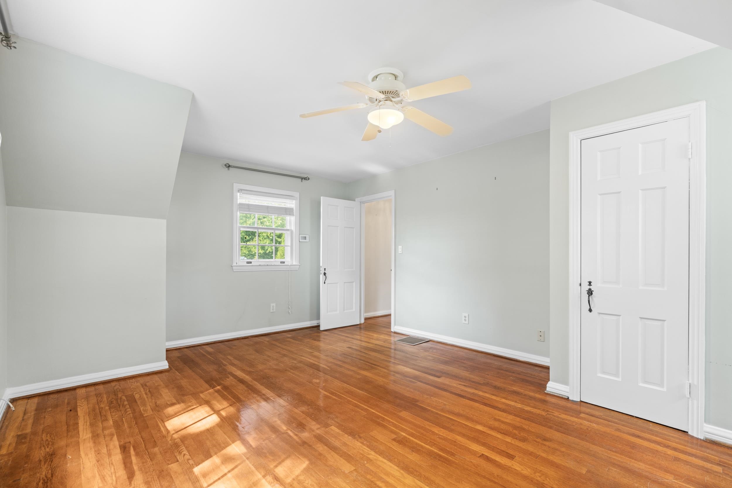 407 CROMPTON RD, WAYNESBORO, Virginia 22980, 5 Bedrooms Bedrooms, ,3 BathroomsBathrooms,Residential,407 CROMPTON RD,669904 MLS # 669904