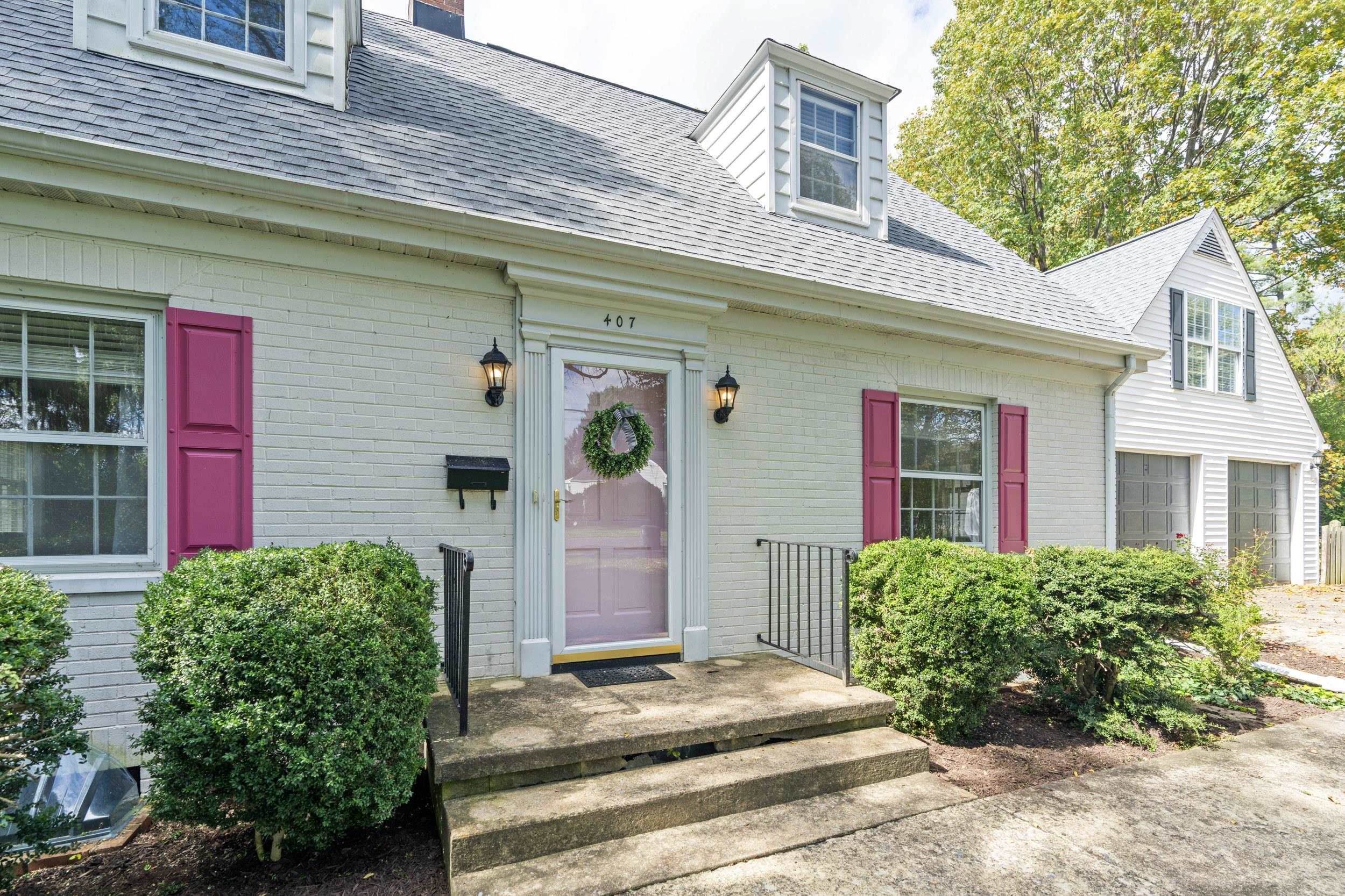407 CROMPTON RD, WAYNESBORO, Virginia 22980, 5 Bedrooms Bedrooms, ,3 BathroomsBathrooms,Residential,407 CROMPTON RD,669904 MLS # 669904