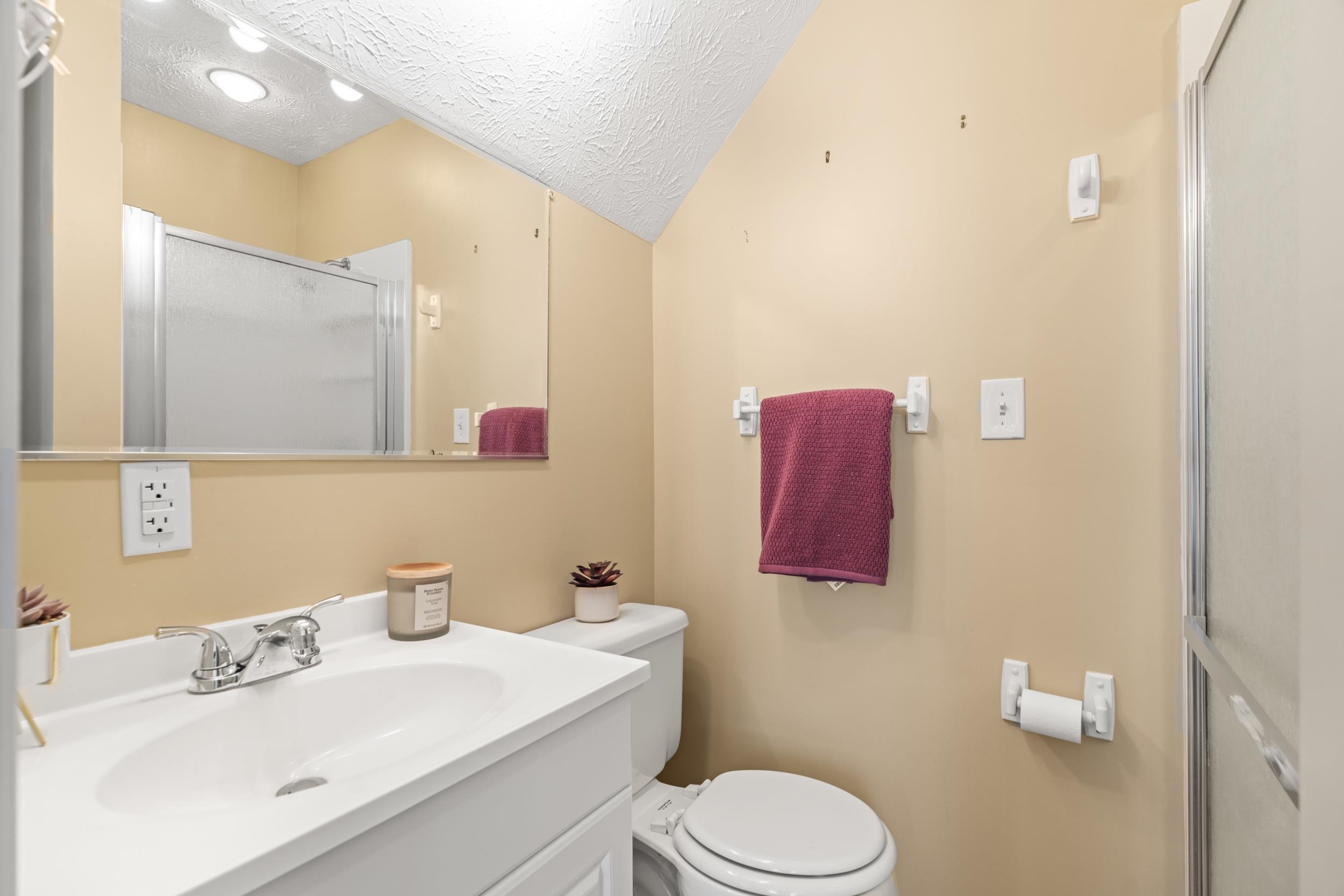 407 CROMPTON RD, WAYNESBORO, Virginia 22980, 5 Bedrooms Bedrooms, ,3 BathroomsBathrooms,Residential,407 CROMPTON RD,669904 MLS # 669904