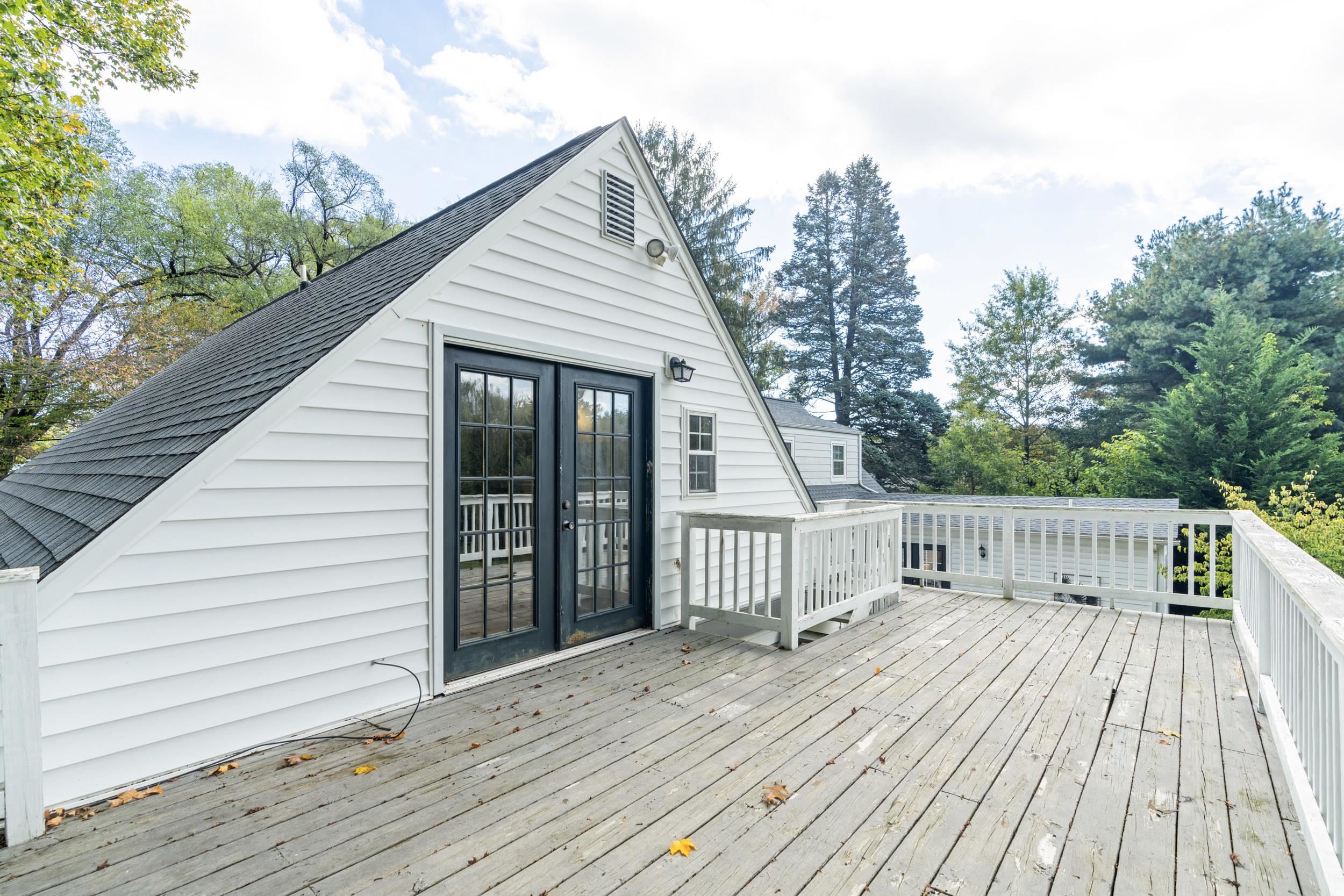 407 CROMPTON RD, WAYNESBORO, Virginia 22980, 5 Bedrooms Bedrooms, ,3 BathroomsBathrooms,Residential,407 CROMPTON RD,669904 MLS # 669904