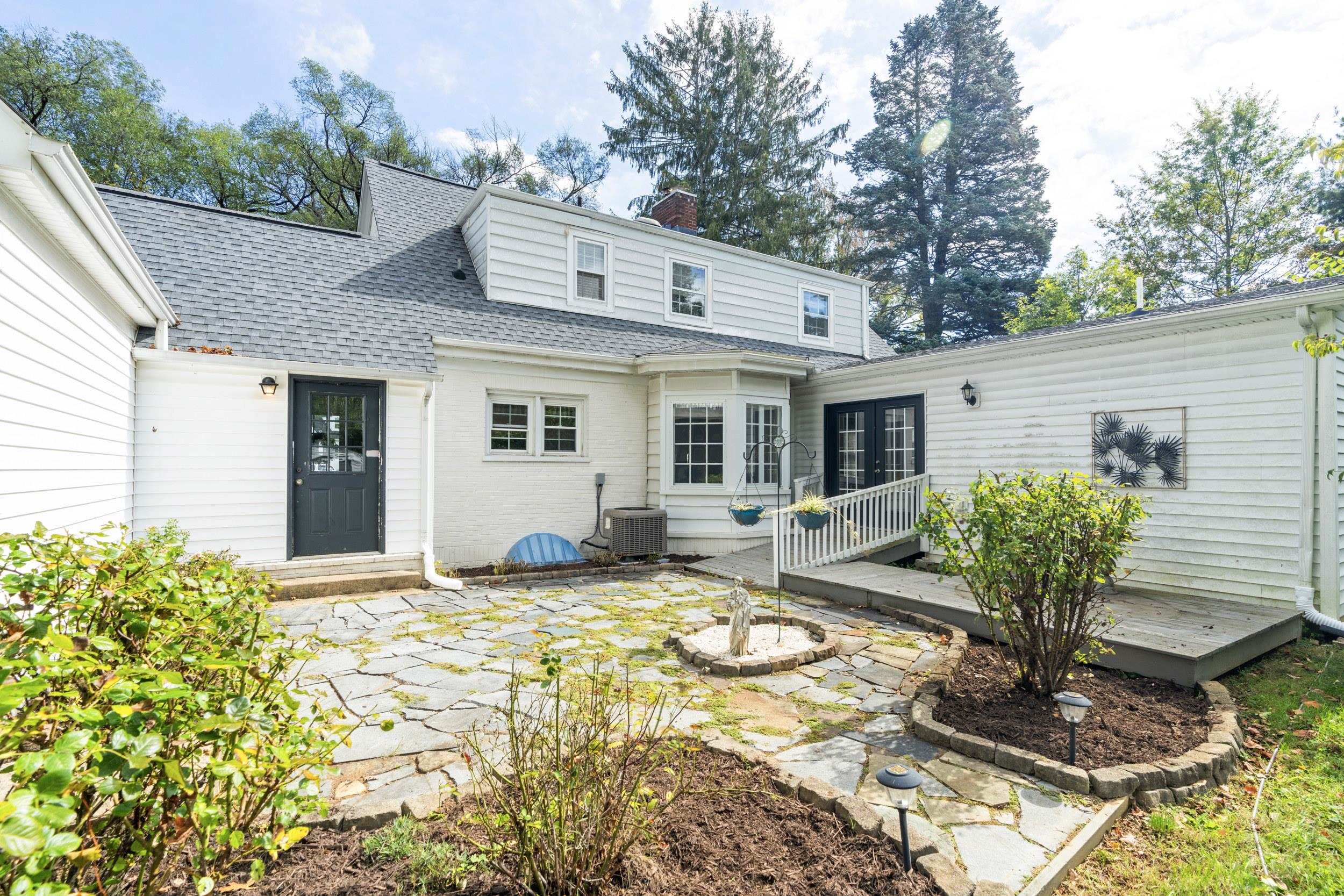407 CROMPTON RD, WAYNESBORO, Virginia 22980, 5 Bedrooms Bedrooms, ,3 BathroomsBathrooms,Residential,407 CROMPTON RD,669904 MLS # 669904