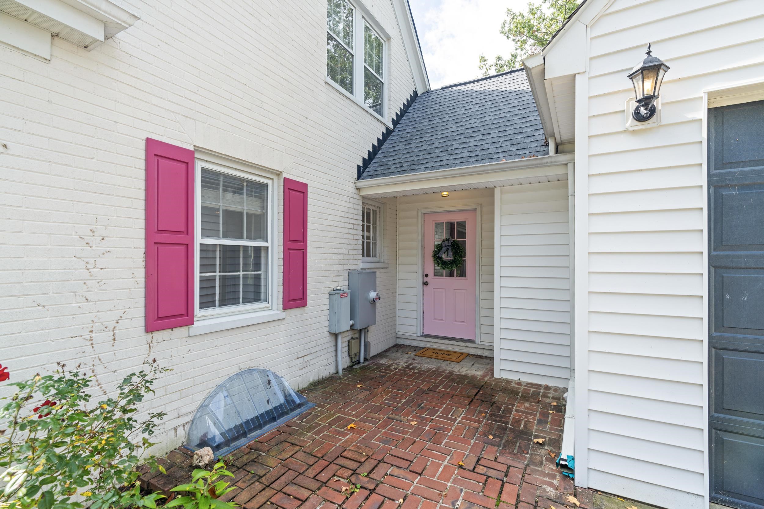 407 CROMPTON RD, WAYNESBORO, Virginia 22980, 5 Bedrooms Bedrooms, ,3 BathroomsBathrooms,Residential,407 CROMPTON RD,669904 MLS # 669904