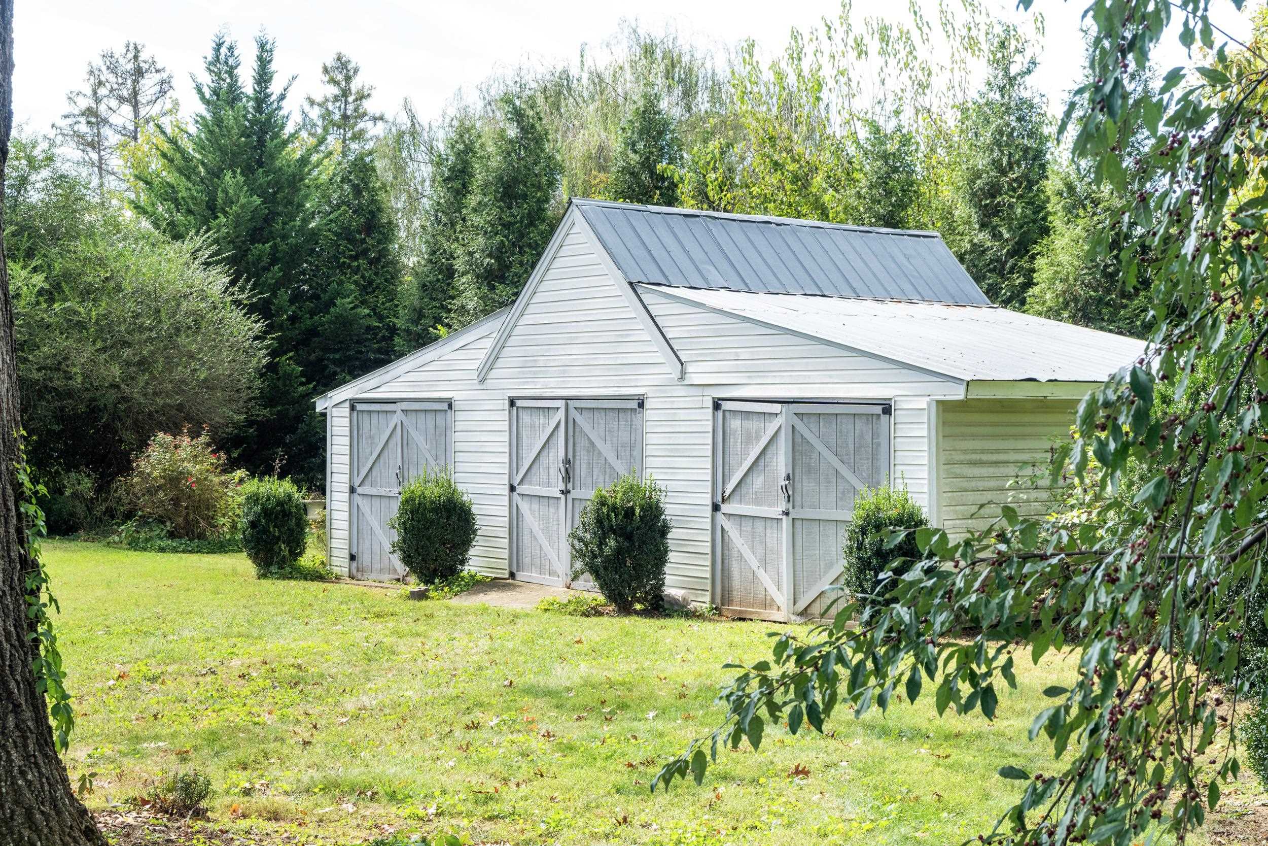 407 CROMPTON RD, WAYNESBORO, Virginia 22980, 5 Bedrooms Bedrooms, ,3 BathroomsBathrooms,Residential,407 CROMPTON RD,669904 MLS # 669904