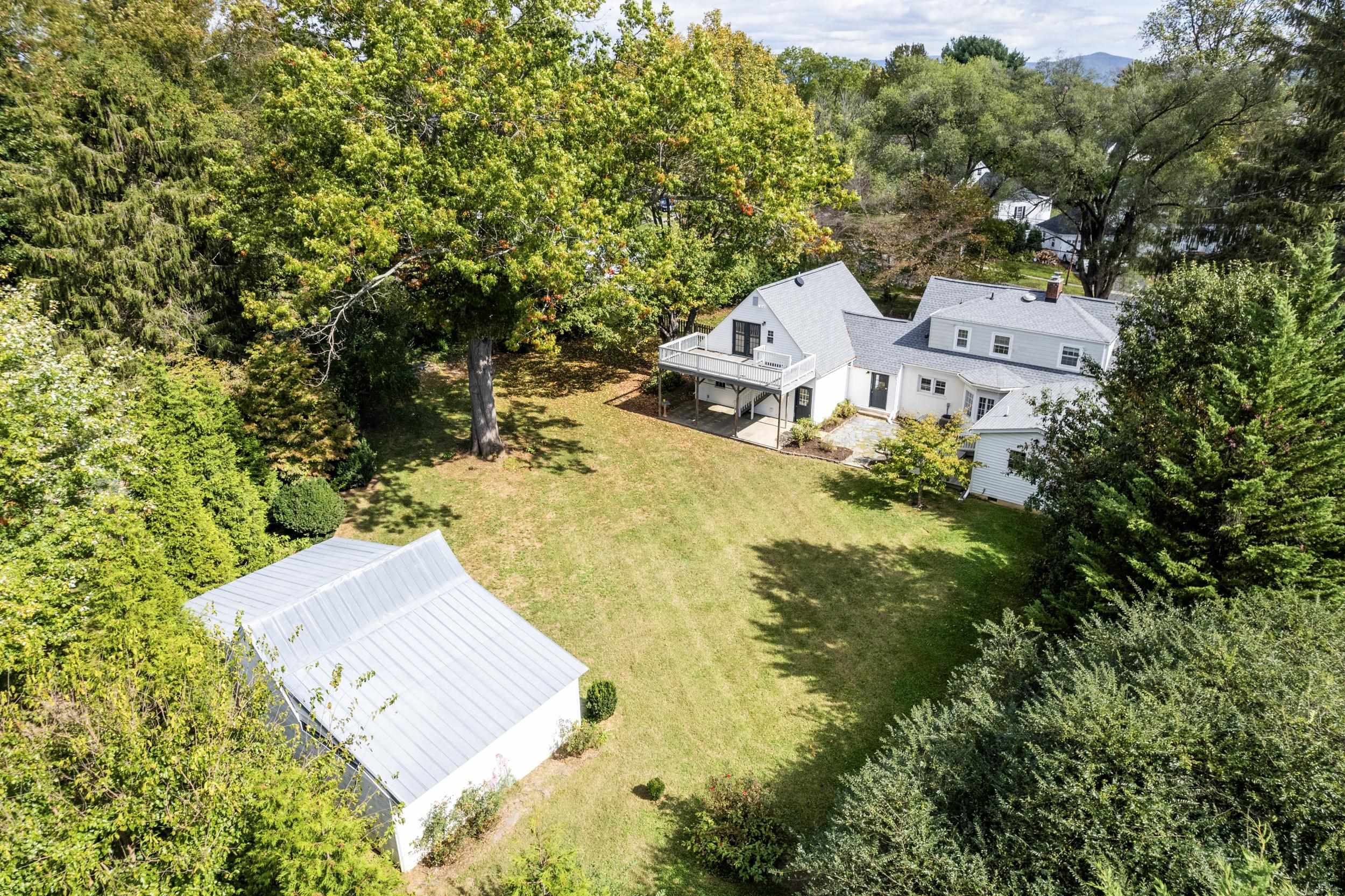 407 CROMPTON RD, WAYNESBORO, Virginia 22980, 5 Bedrooms Bedrooms, ,3 BathroomsBathrooms,Residential,407 CROMPTON RD,669904 MLS # 669904
