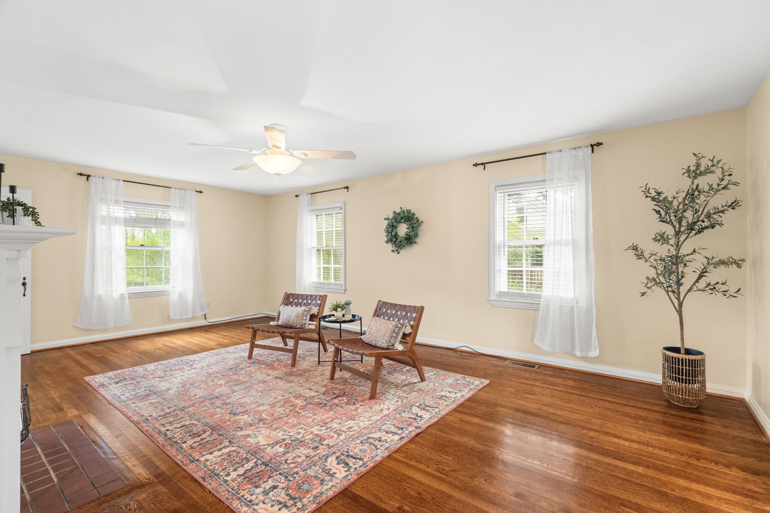 407 CROMPTON RD, WAYNESBORO, Virginia 22980, 5 Bedrooms Bedrooms, ,3 BathroomsBathrooms,Residential,407 CROMPTON RD,669904 MLS # 669904