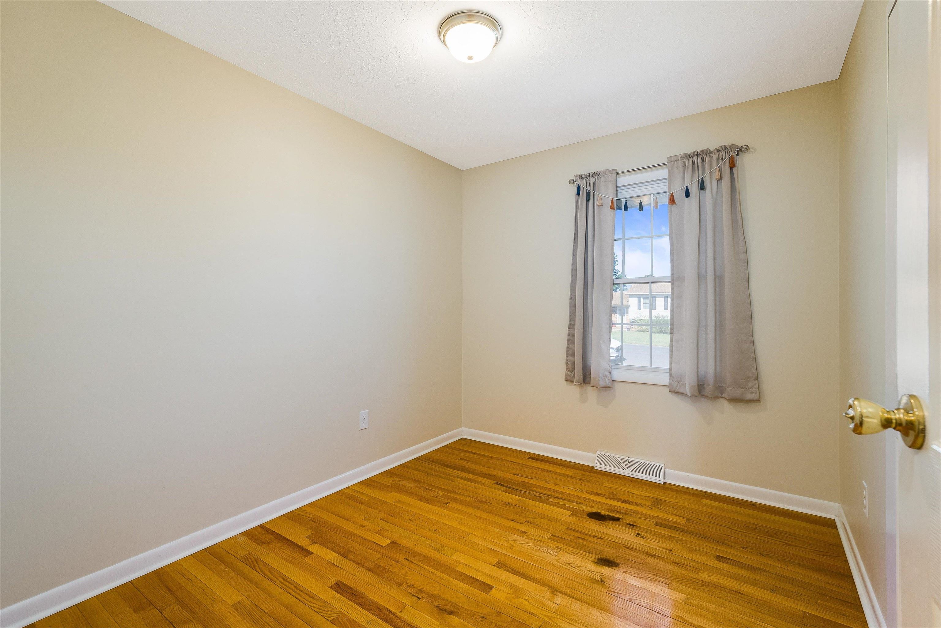 170 MORNINGSIDE DR, BROADWAY, Virginia 22815, 5 Bedrooms Bedrooms, ,2 BathroomsBathrooms,Residential,170 MORNINGSIDE DR,669913 MLS # 669913