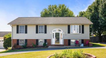170 MORNINGSIDE DR, BROADWAY, Virginia 22815, 5 Bedrooms Bedrooms, ,2 BathroomsBathrooms,Residential,170 MORNINGSIDE DR,669913 MLS # 669913