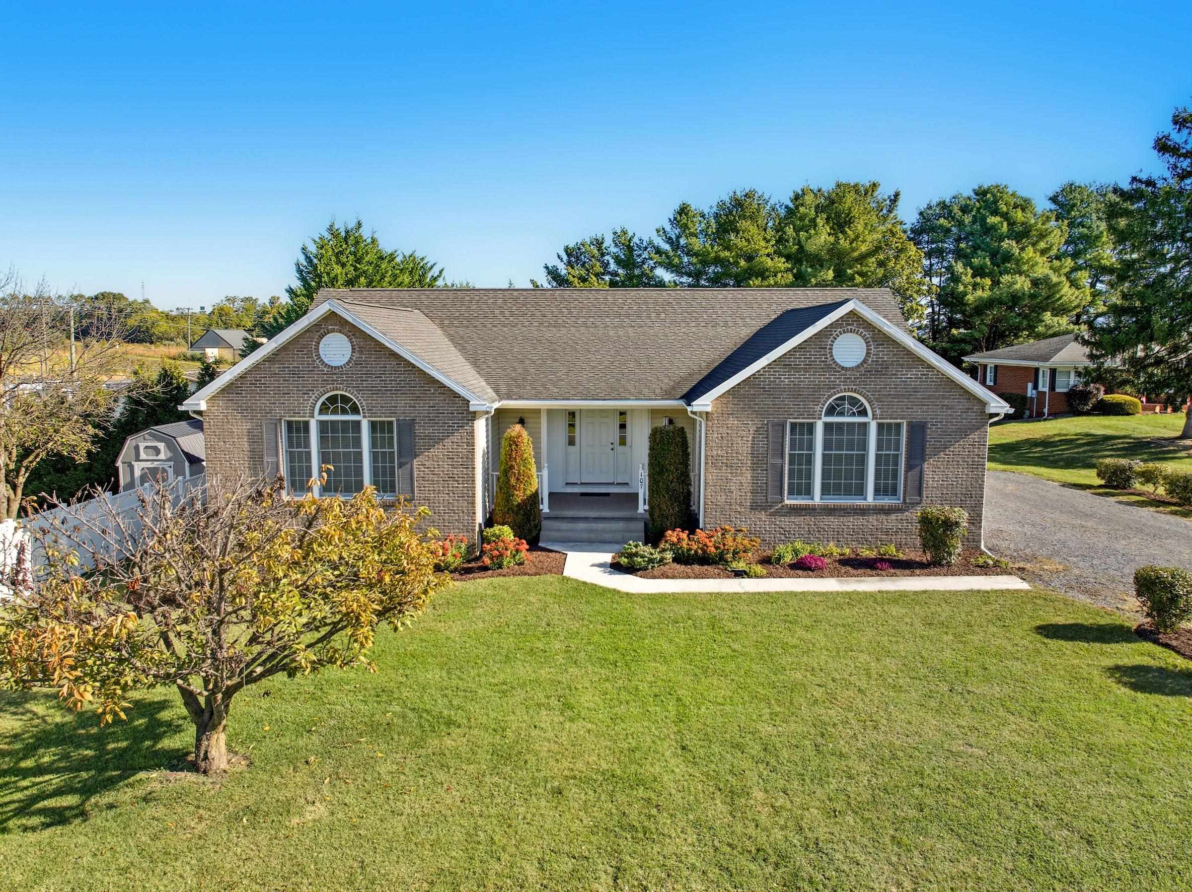 107 SHENELL DR, MOUNT JACKSON, Virginia 22842, 3 Bedrooms Bedrooms, ,2 BathroomsBathrooms,Residential,107 SHENELL DR,669916 MLS # 669916
