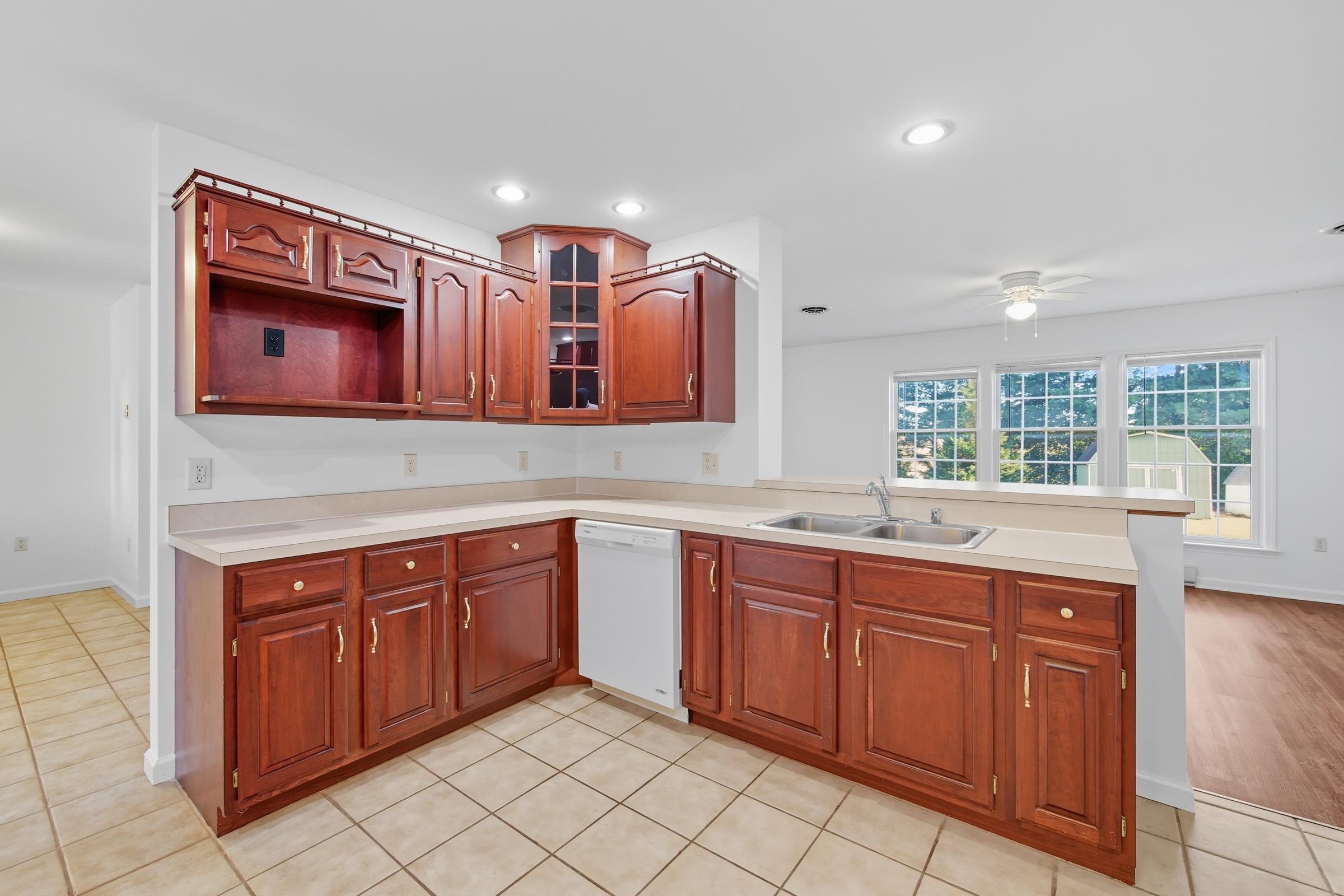 107 SHENELL DR, MOUNT JACKSON, Virginia 22842, 3 Bedrooms Bedrooms, ,2 BathroomsBathrooms,Residential,107 SHENELL DR,669916 MLS # 669916