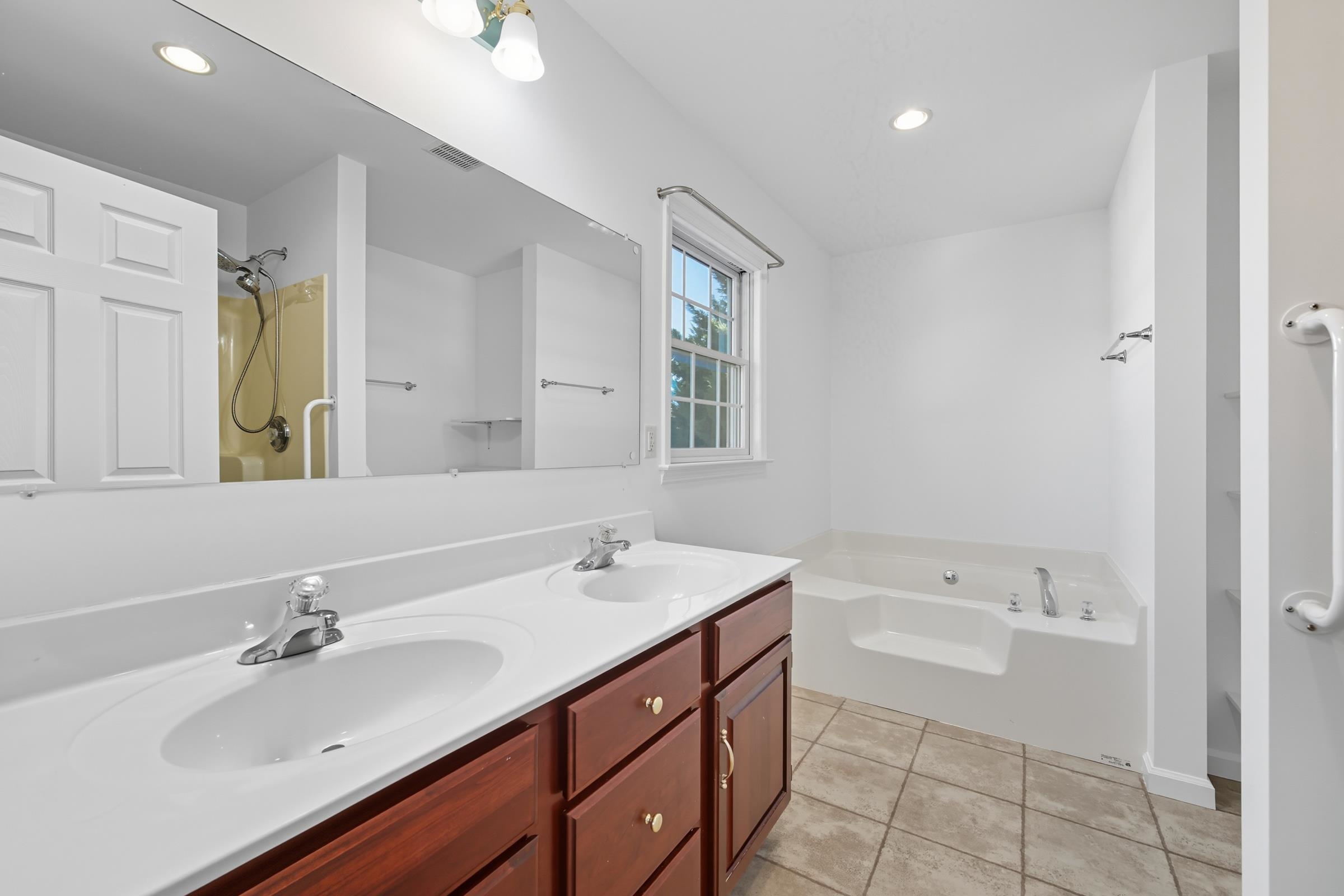 107 SHENELL DR, MOUNT JACKSON, Virginia 22842, 3 Bedrooms Bedrooms, ,2 BathroomsBathrooms,Residential,107 SHENELL DR,669916 MLS # 669916