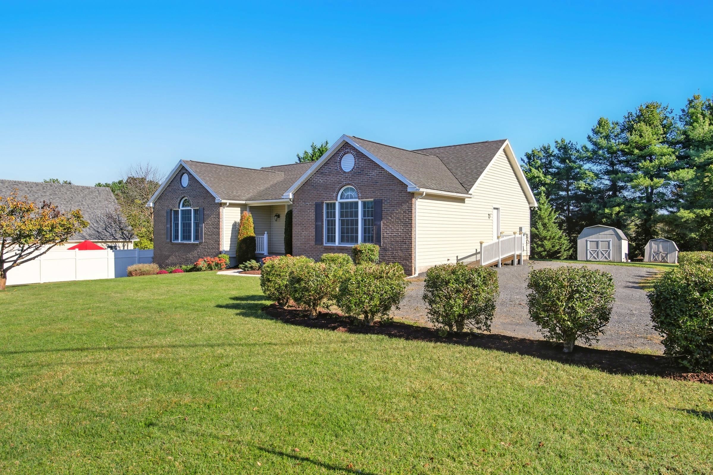 107 SHENELL DR, MOUNT JACKSON, Virginia 22842, 3 Bedrooms Bedrooms, ,2 BathroomsBathrooms,Residential,107 SHENELL DR,669916 MLS # 669916