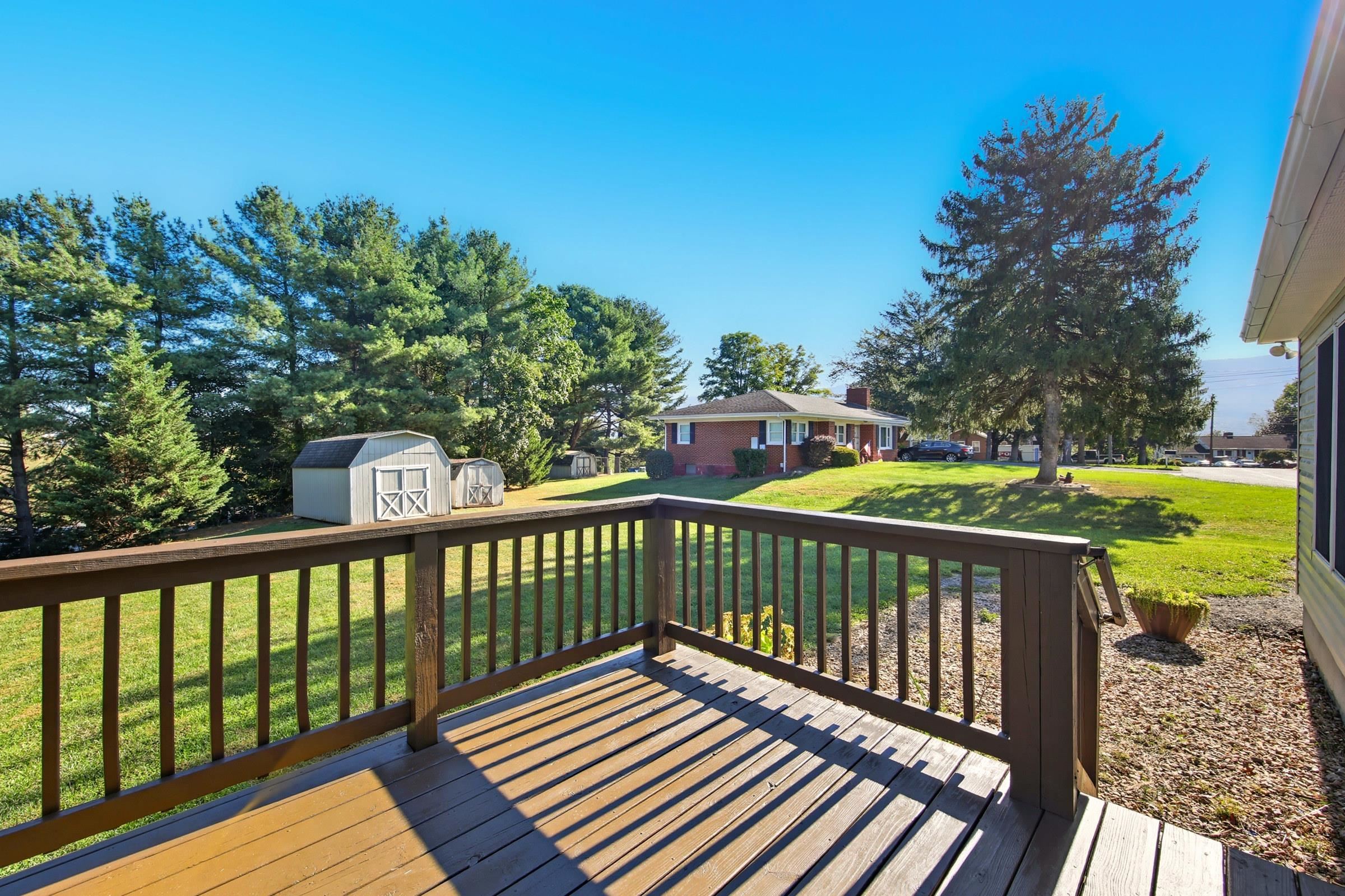 107 SHENELL DR, MOUNT JACKSON, Virginia 22842, 3 Bedrooms Bedrooms, ,2 BathroomsBathrooms,Residential,107 SHENELL DR,669916 MLS # 669916