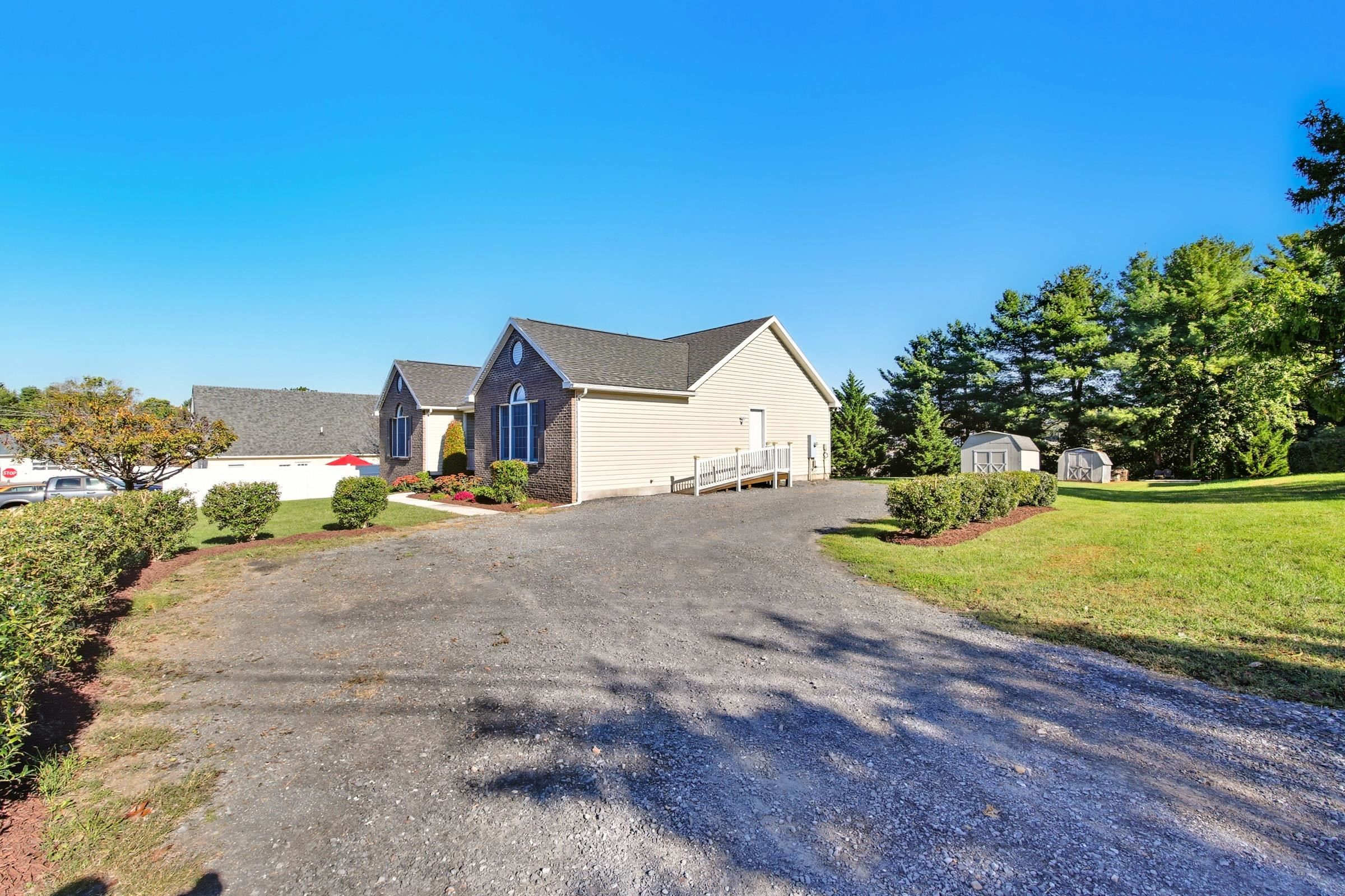 107 SHENELL DR, MOUNT JACKSON, Virginia 22842, 3 Bedrooms Bedrooms, ,2 BathroomsBathrooms,Residential,107 SHENELL DR,669916 MLS # 669916