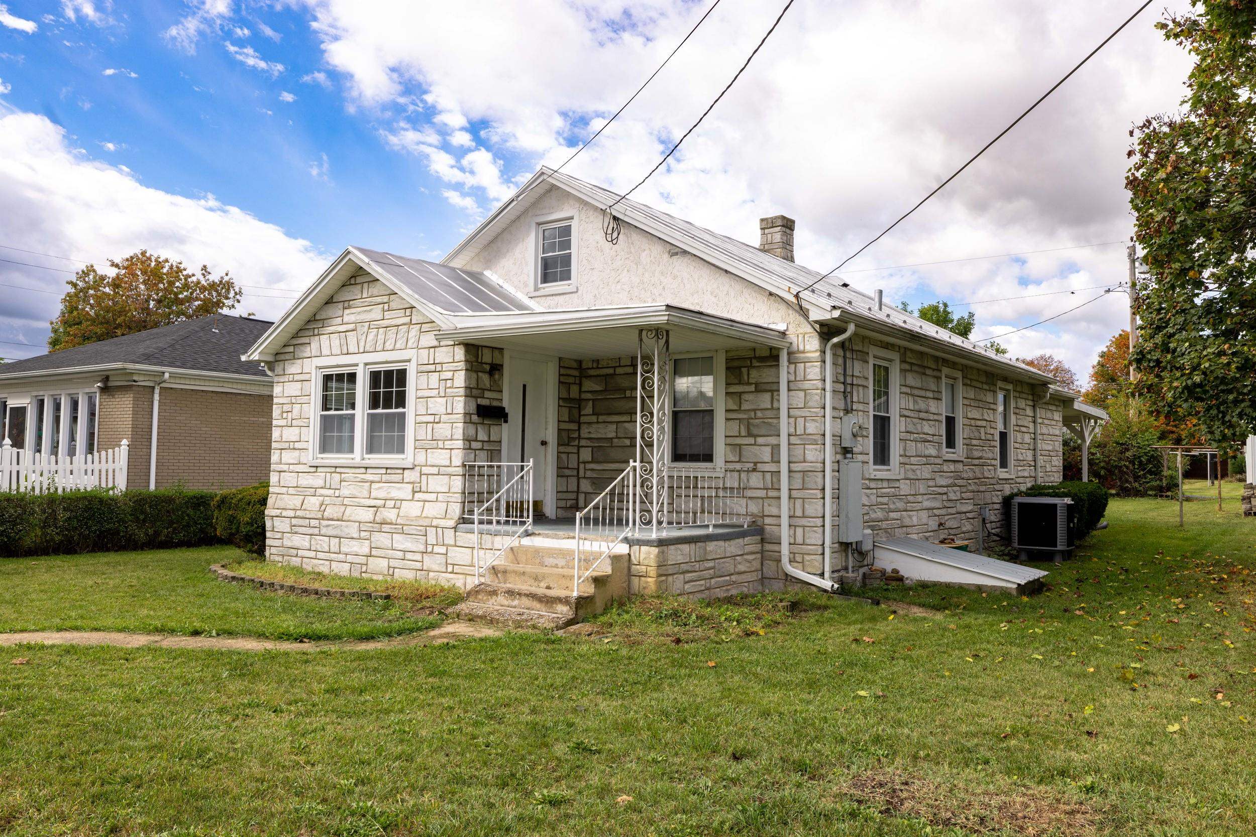 403 LEE AVE, ELKTON, Virginia 22827, 3 Bedrooms Bedrooms, ,1 BathroomBathrooms,Residential,403 LEE AVE,669925 MLS # 669925