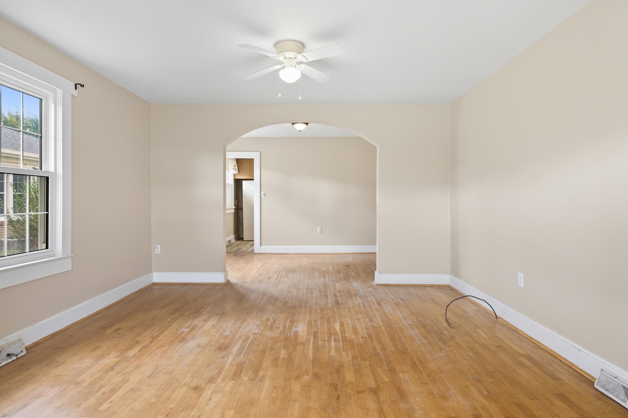 403 LEE AVE, ELKTON, Virginia 22827, 3 Bedrooms Bedrooms, ,1 BathroomBathrooms,Residential,403 LEE AVE,669925 MLS # 669925