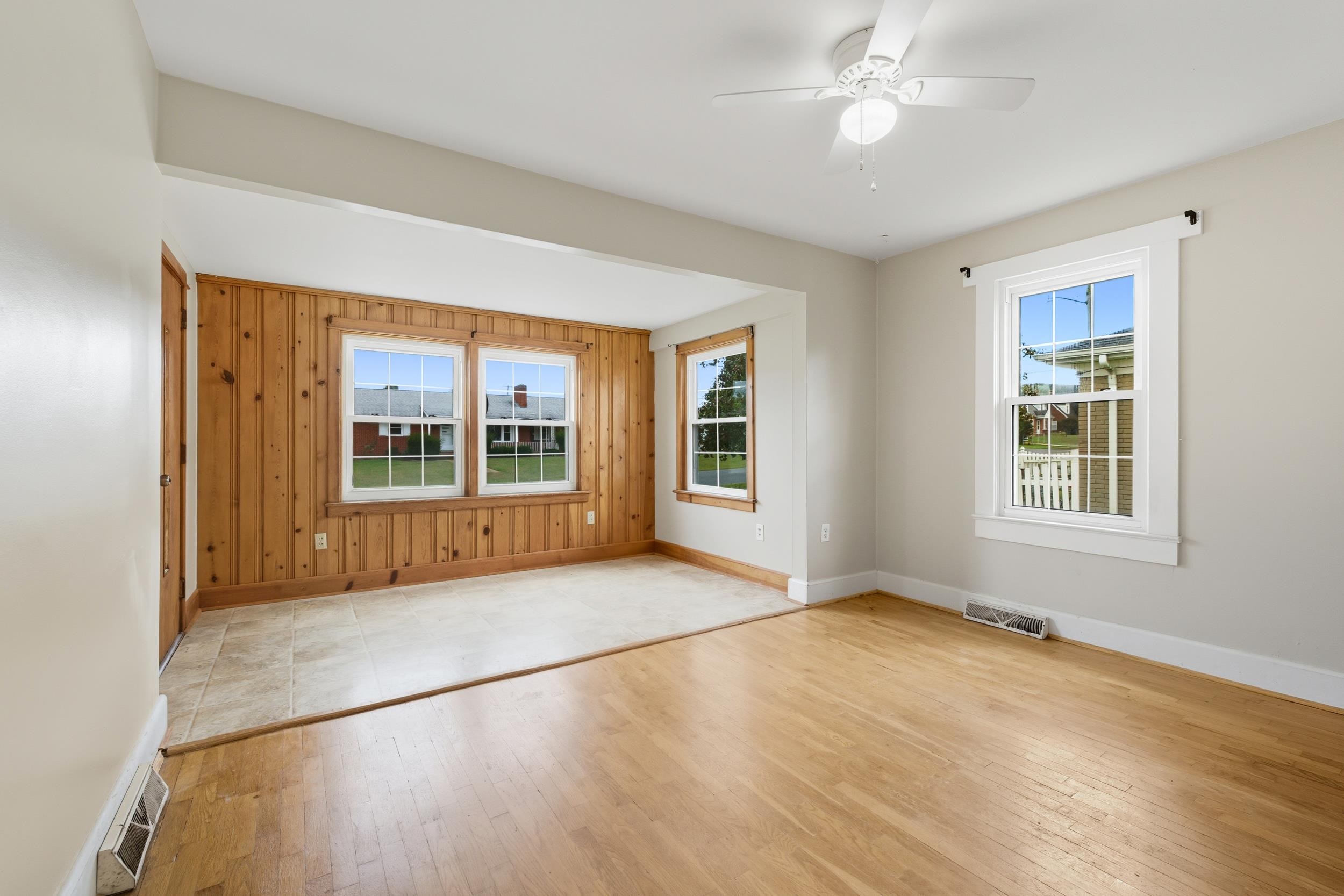 403 LEE AVE, ELKTON, Virginia 22827, 3 Bedrooms Bedrooms, ,1 BathroomBathrooms,Residential,403 LEE AVE,669925 MLS # 669925