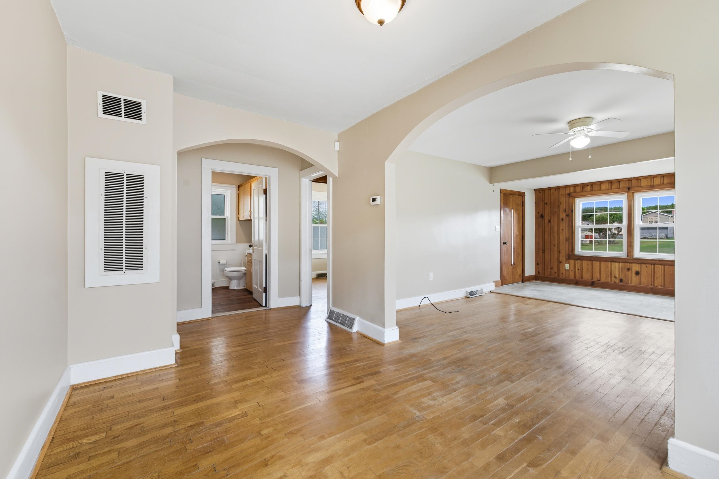 403 LEE AVE, ELKTON, Virginia 22827, 3 Bedrooms Bedrooms, ,1 BathroomBathrooms,Residential,403 LEE AVE,669925 MLS # 669925