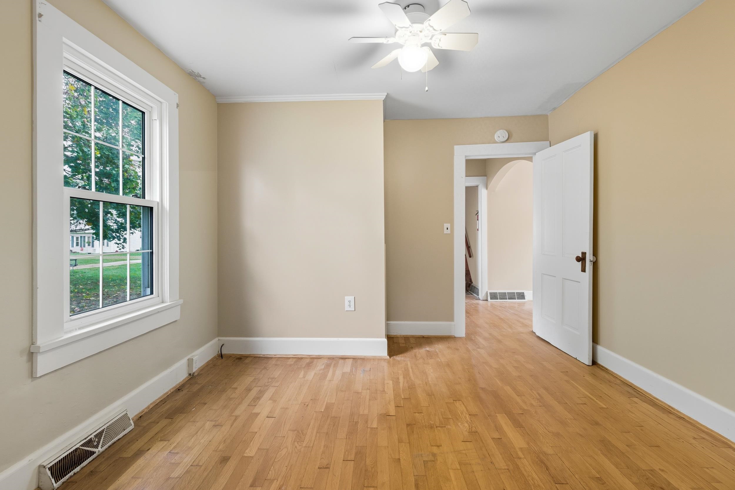 403 LEE AVE, ELKTON, Virginia 22827, 3 Bedrooms Bedrooms, ,1 BathroomBathrooms,Residential,403 LEE AVE,669925 MLS # 669925