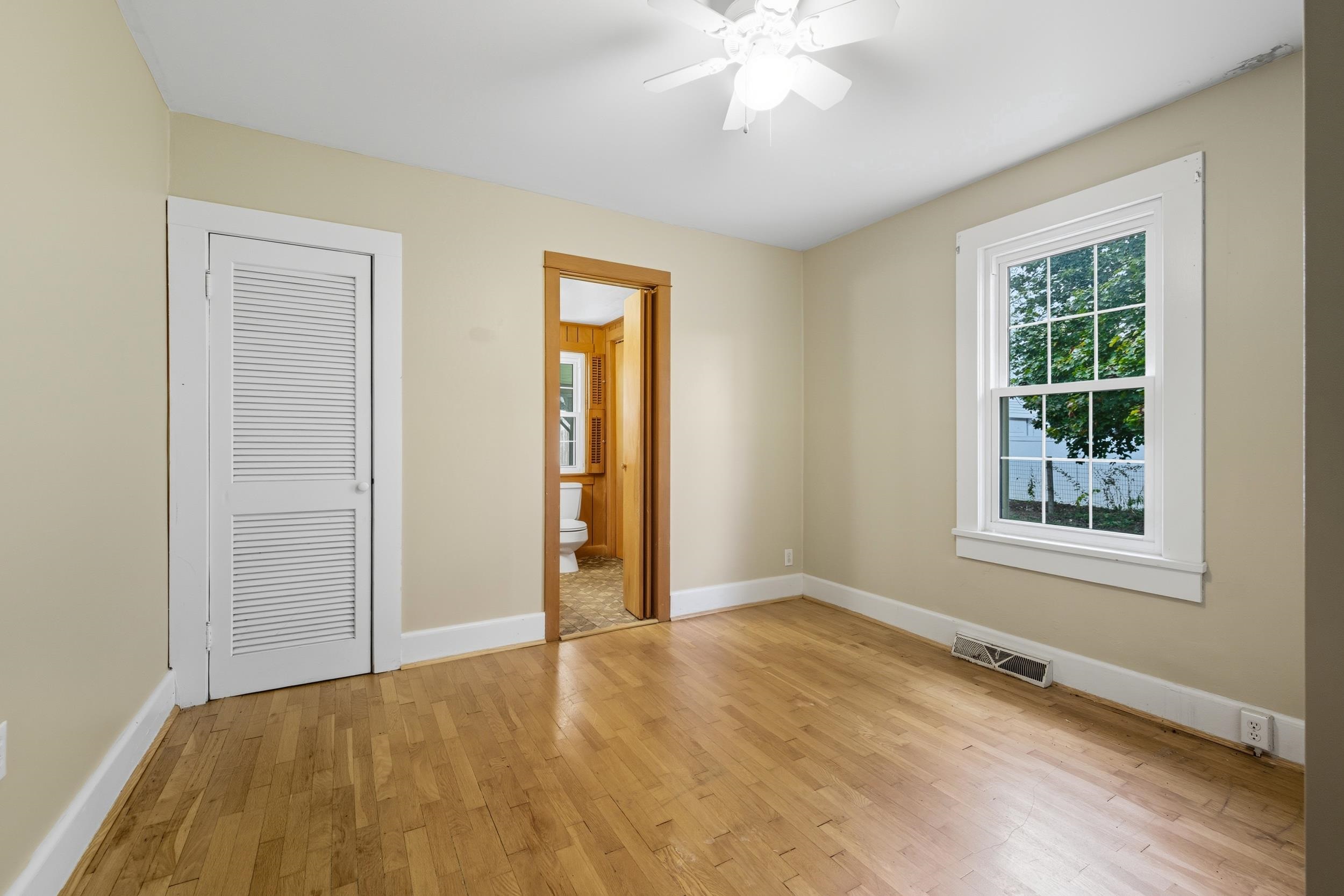 403 LEE AVE, ELKTON, Virginia 22827, 3 Bedrooms Bedrooms, ,1 BathroomBathrooms,Residential,403 LEE AVE,669925 MLS # 669925