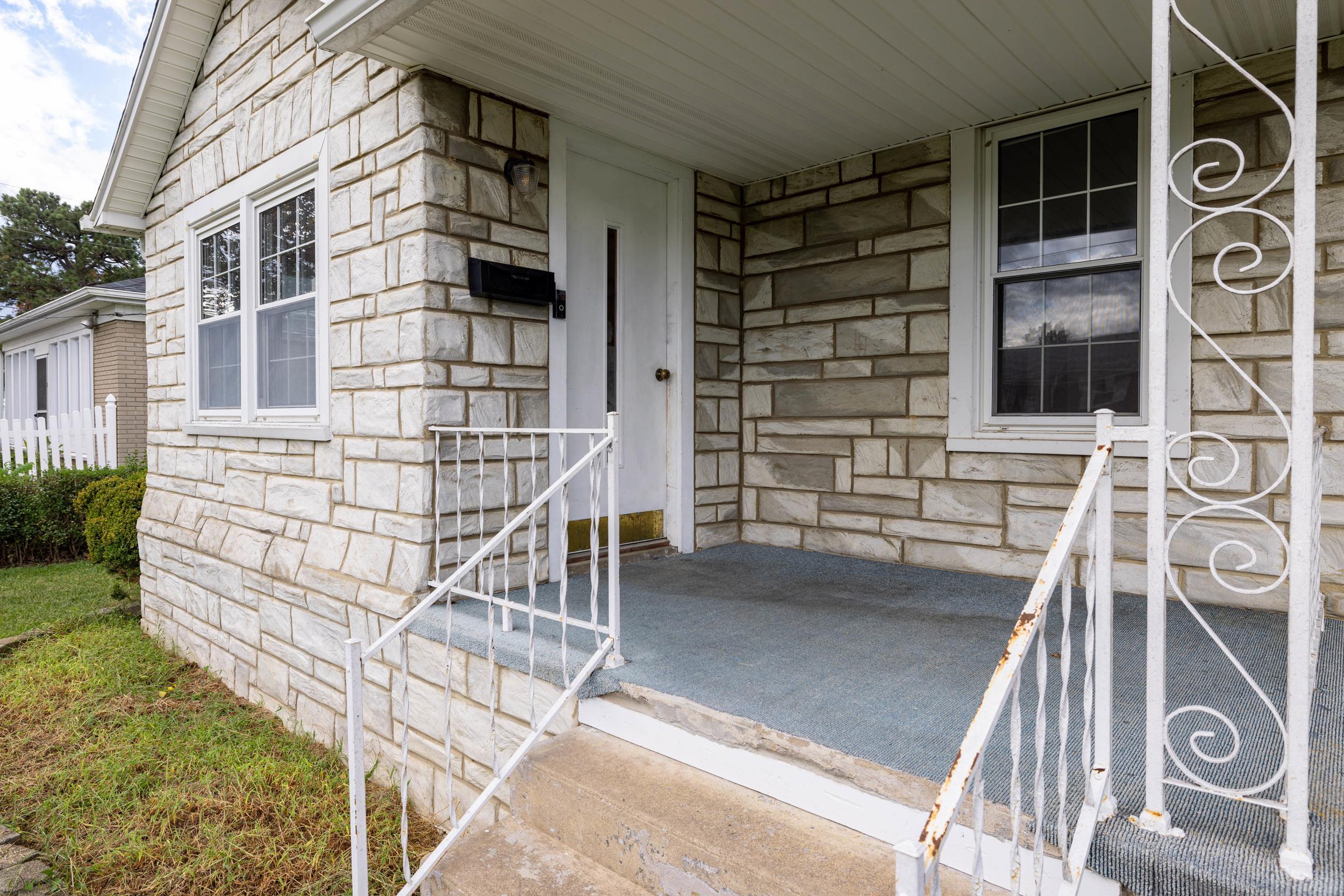 403 LEE AVE, ELKTON, Virginia 22827, 3 Bedrooms Bedrooms, ,1 BathroomBathrooms,Residential,403 LEE AVE,669925 MLS # 669925