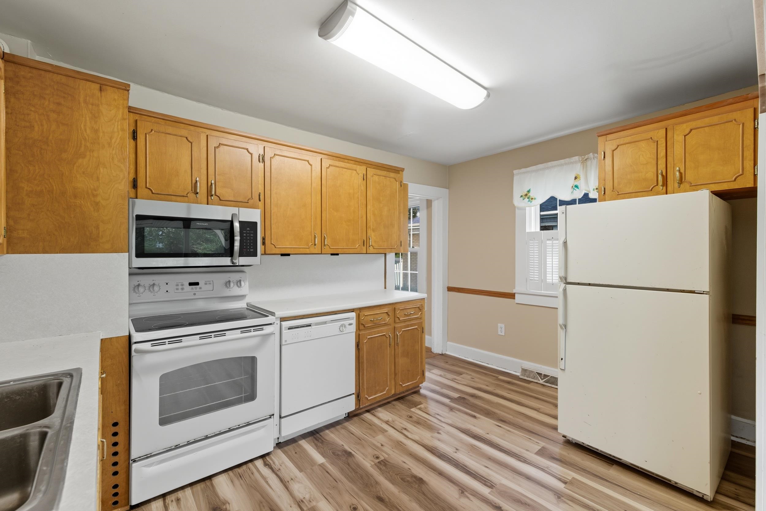 403 LEE AVE, ELKTON, Virginia 22827, 3 Bedrooms Bedrooms, ,1 BathroomBathrooms,Residential,403 LEE AVE,669925 MLS # 669925