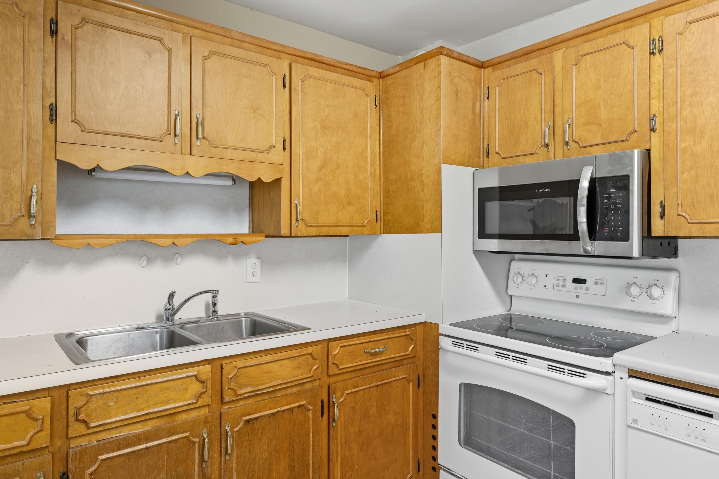 403 LEE AVE, ELKTON, Virginia 22827, 3 Bedrooms Bedrooms, ,1 BathroomBathrooms,Residential,403 LEE AVE,669925 MLS # 669925