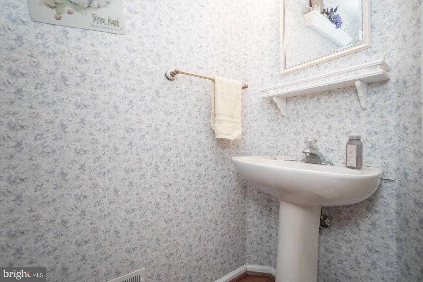 10812 CARAWAY CIR, MANASSAS, Virginia 20109, 3 Bedrooms Bedrooms, ,3 BathroomsBathrooms,Residential,For sale,10812 CARAWAY CIR,VAPW2101754 MLS # VAPW2101754