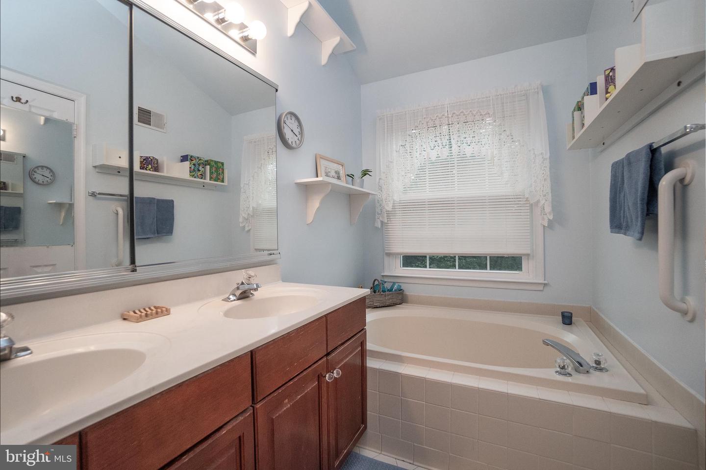 10812 CARAWAY CIR, MANASSAS, Virginia 20109, 3 Bedrooms Bedrooms, ,3 BathroomsBathrooms,Residential,For sale,10812 CARAWAY CIR,VAPW2101754 MLS # VAPW2101754