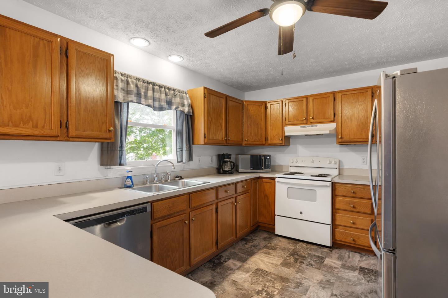 134 CARDINAL LN, WINCHESTER, Virginia 22602, 3 Bedrooms Bedrooms, 6 Rooms Rooms,3 BathroomsBathrooms,Residential,For sale,134 CARDINAL LN,VAFV2036396 MLS # VAFV2036396