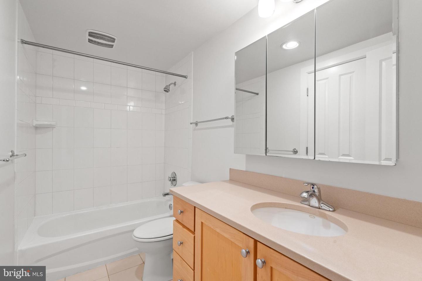 1421 CHAPIN ST NW #102, WASHINGTON, District Of Columbia 20009, 3 Bedrooms Bedrooms, ,3 BathroomsBathrooms,Residential,For sale,1421 CHAPIN ST NW #102,DCDC2223222 MLS # DCDC2223222