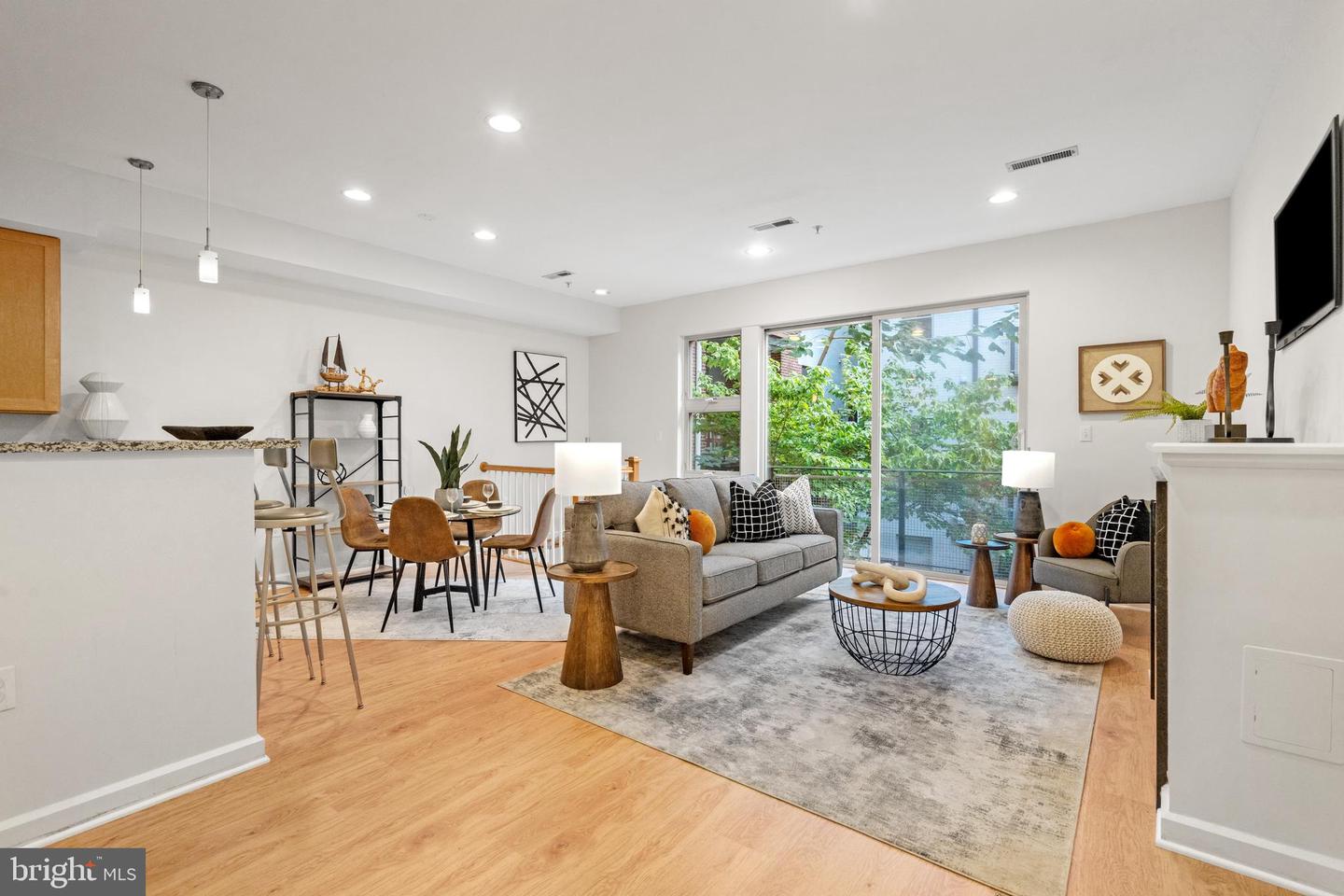 1421 CHAPIN ST NW #102, WASHINGTON, District Of Columbia 20009, 3 Bedrooms Bedrooms, ,3 BathroomsBathrooms,Residential,For sale,1421 CHAPIN ST NW #102,DCDC2223222 MLS # DCDC2223222