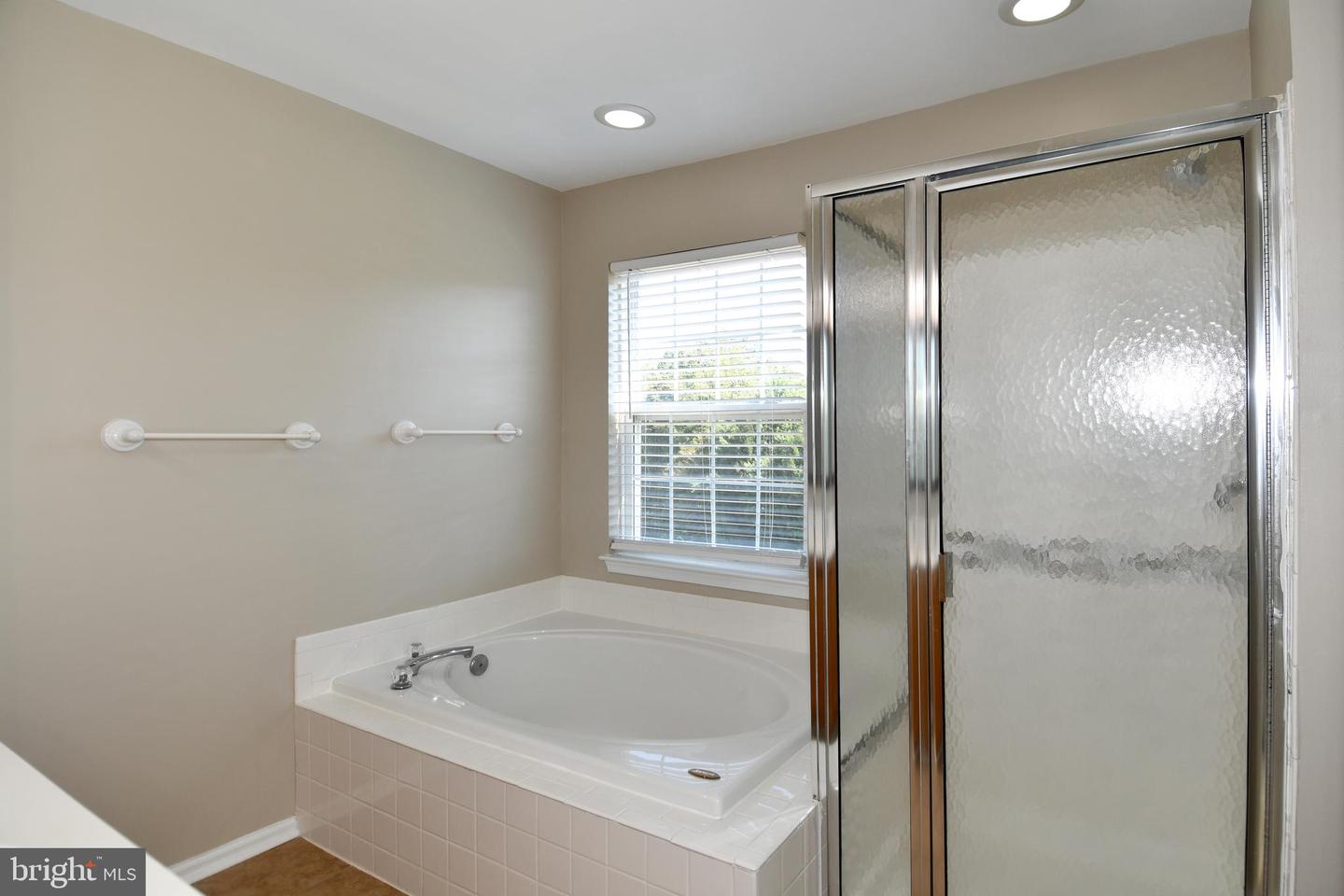 11743 BARROWS LN, WOODBRIDGE, Virginia 22192, 4 Bedrooms Bedrooms, ,3 BathroomsBathrooms,Residential,For sale,11743 BARROWS LN,VAPW2104388 MLS # VAPW2104388