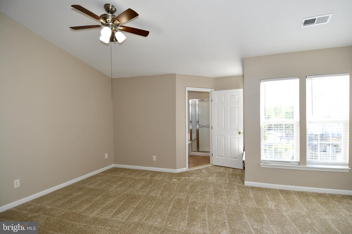 11743 BARROWS LN, WOODBRIDGE, Virginia 22192, 4 Bedrooms Bedrooms, ,3 BathroomsBathrooms,Residential,For sale,11743 BARROWS LN,VAPW2104388 MLS # VAPW2104388