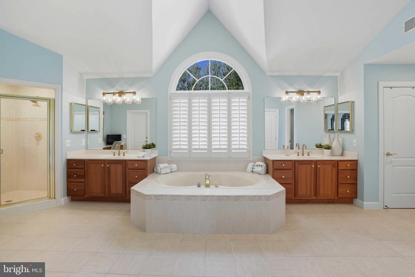 3014 APPLE BROOK LN, OAKTON, Virginia 22124, 5 Bedrooms Bedrooms, ,4 BathroomsBathrooms,Residential,For sale,3014 APPLE BROOK LN,VAFX2268776 MLS # VAFX2268776