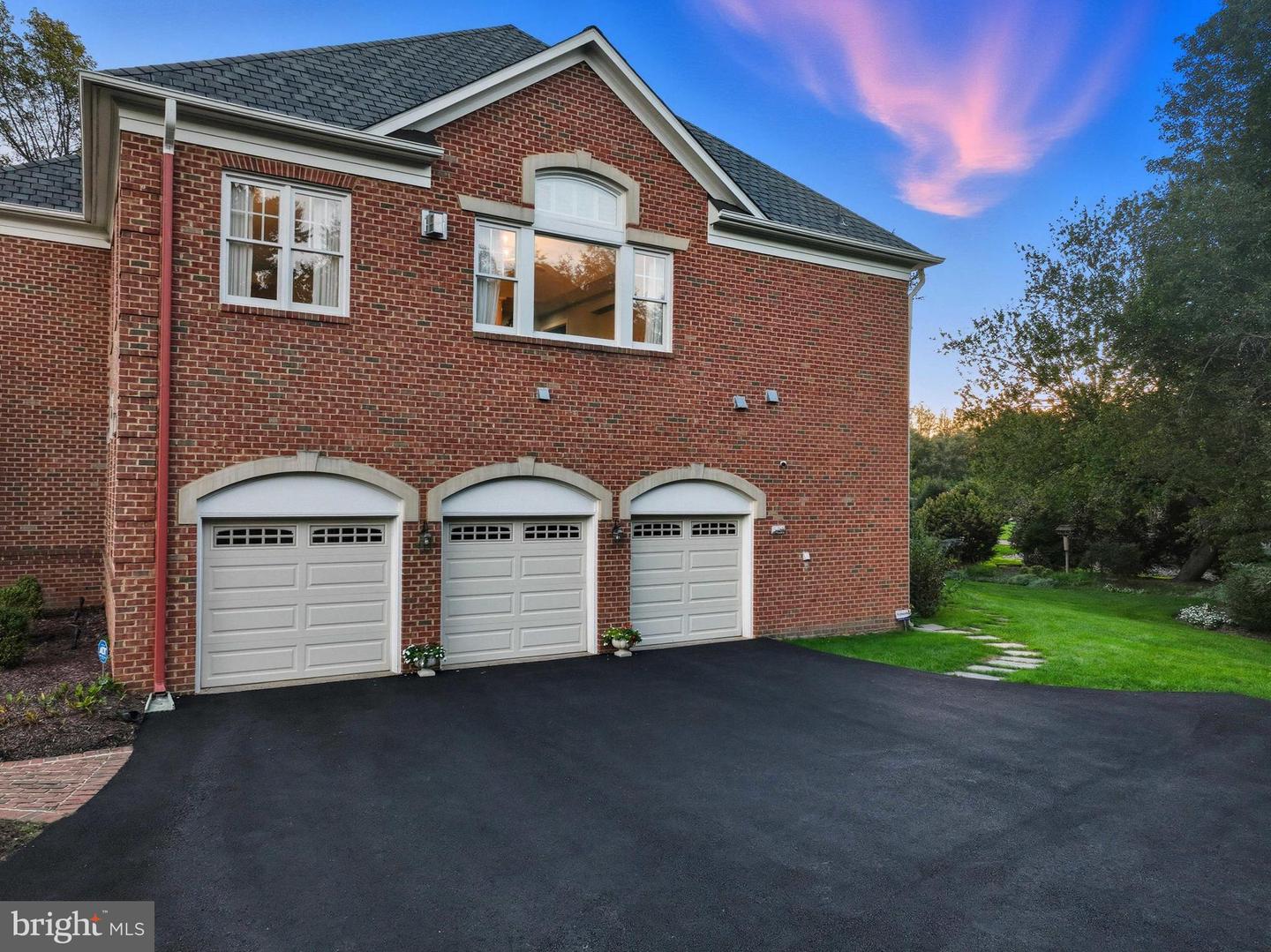3014 APPLE BROOK LN, OAKTON, Virginia 22124, 5 Bedrooms Bedrooms, ,4 BathroomsBathrooms,Residential,For sale,3014 APPLE BROOK LN,VAFX2268776 MLS # VAFX2268776