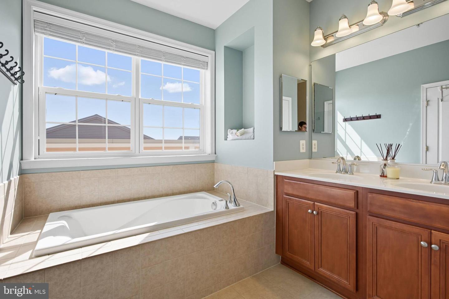 42634 HOLLYHOCK TER, BRAMBLETON, Virginia 20148, 3 Bedrooms Bedrooms, ,2 BathroomsBathrooms,Residential,For sale,42634 HOLLYHOCK TER,VALO2107574 MLS # VALO2107574